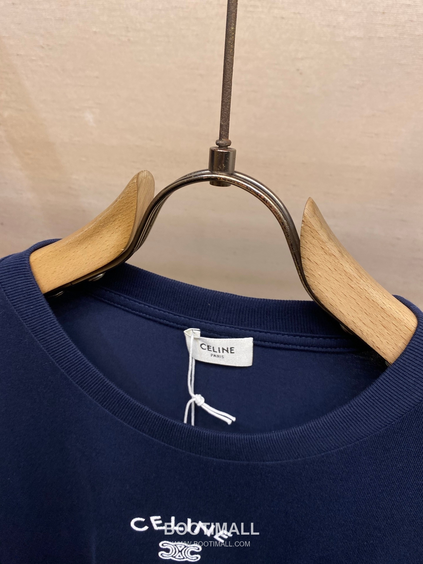 Celine 2026FW Triomphe Embroidered Cotton T-Shirt with Logo Detail 셀린느 2026FW 트리옹프 자수 코튼 반팔 티셔츠 로고 디테일 13