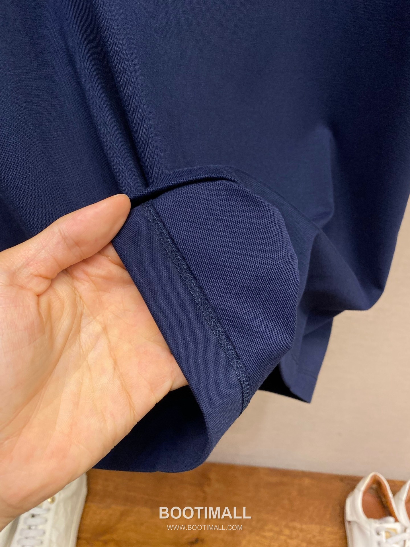 Celine 2026FW Triomphe Embroidered Cotton T-Shirt with Logo Detail 셀린느 2026FW 트리옹프 자수 코튼 반팔 티셔츠 로고 디테일 16