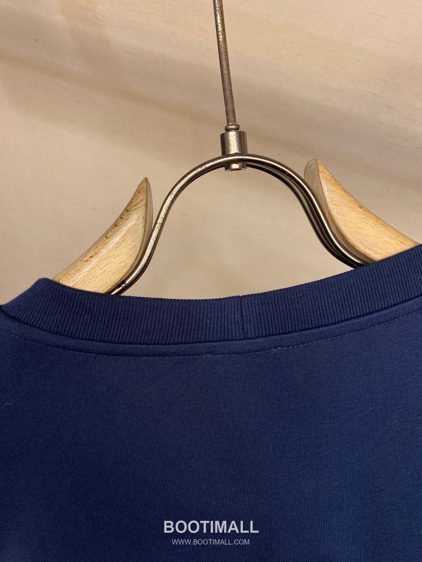 Celine 2026FW Triomphe Embroidered Cotton T-Shirt with Logo Detail 셀린느 2026FW 트리옹프 자수 코튼 반팔 티셔츠 로고 디테일 18