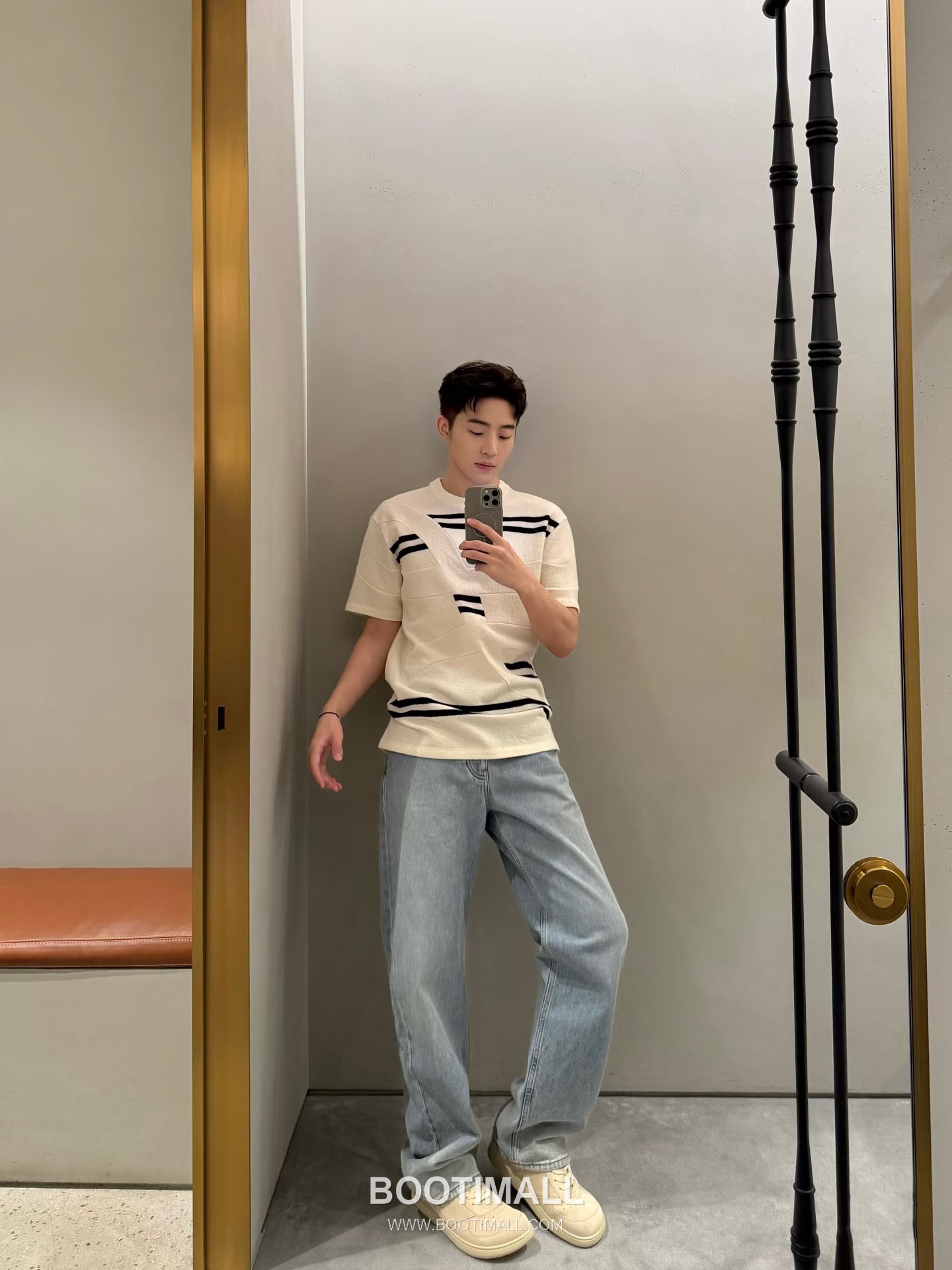 Loewe 2026FW Embroidered Wool Blend Knit T-Shirt with Jacquard Texture 로에베 2026FW 자수 울 혼방 니트 반팔 티셔츠 자카드 텍스처 3