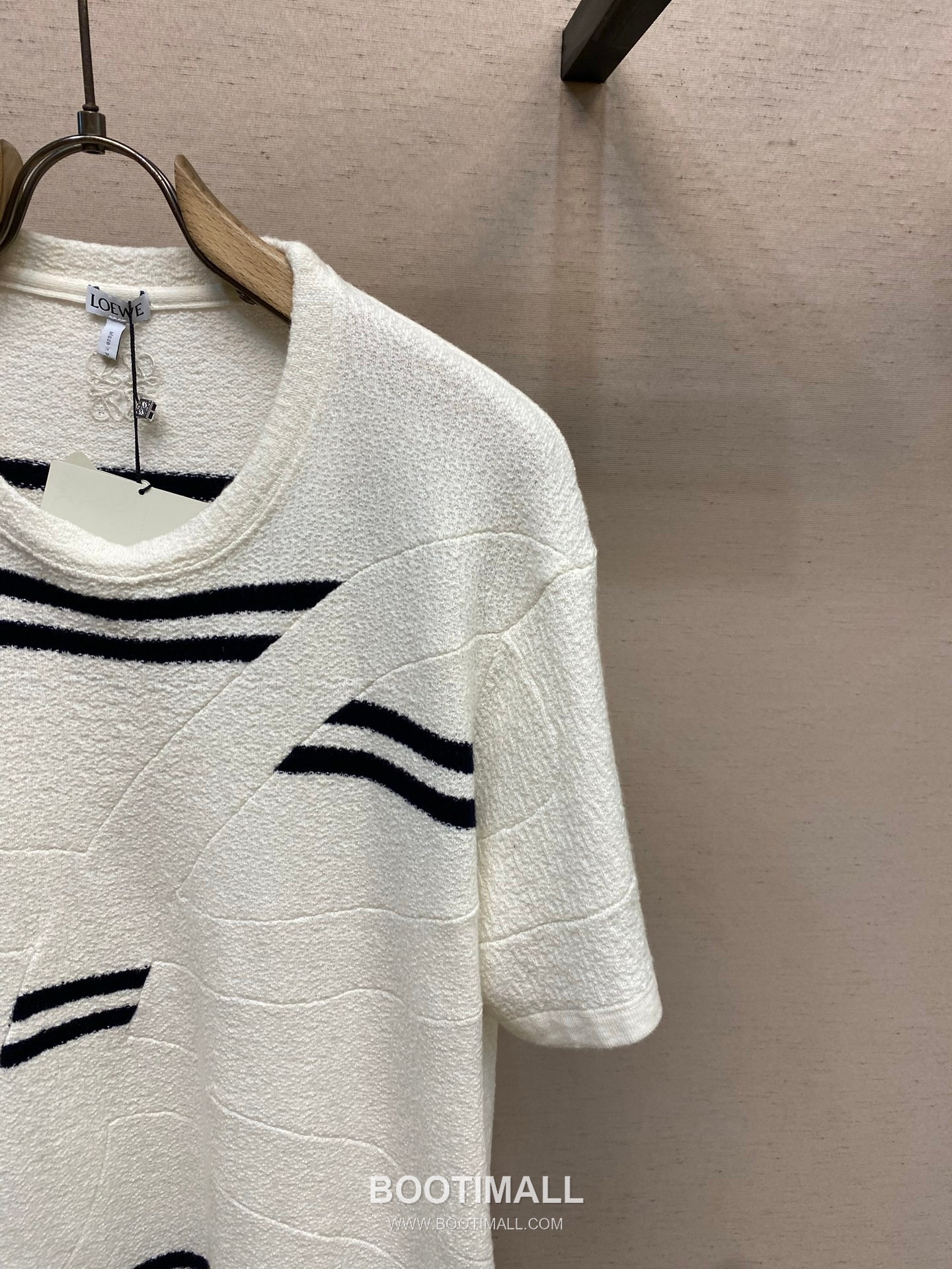 Loewe 2026FW Embroidered Wool Blend Knit T-Shirt with Jacquard Texture 로에베 2026FW 자수 울 혼방 니트 반팔 티셔츠 자카드 텍스처 14