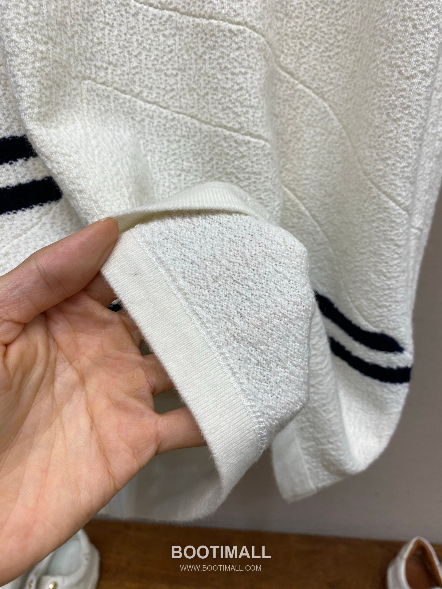 Loewe 2026FW Embroidered Wool Blend Knit T-Shirt with Jacquard Texture 로에베 2026FW 자수 울 혼방 니트 반팔 티셔츠 자카드 텍스처 15