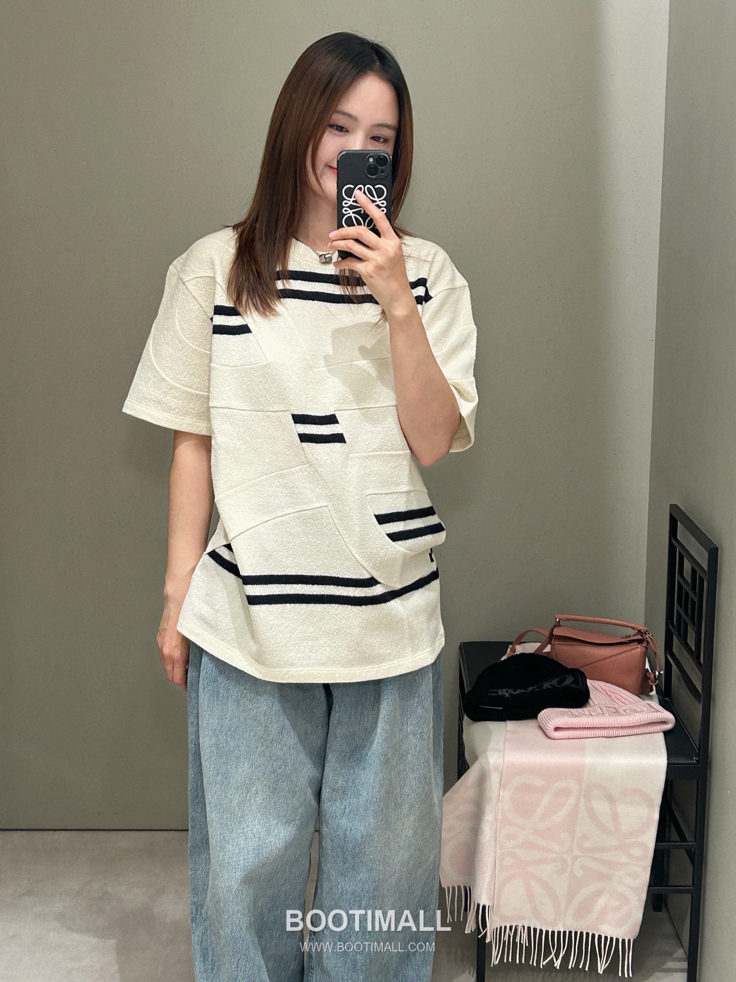 Loewe 2026FW Embroidered Wool Blend Knit T-Shirt with Jacquard Texture 로에베 2026FW 자수 울 혼방 니트 반팔 티셔츠 자카드 텍스처 26