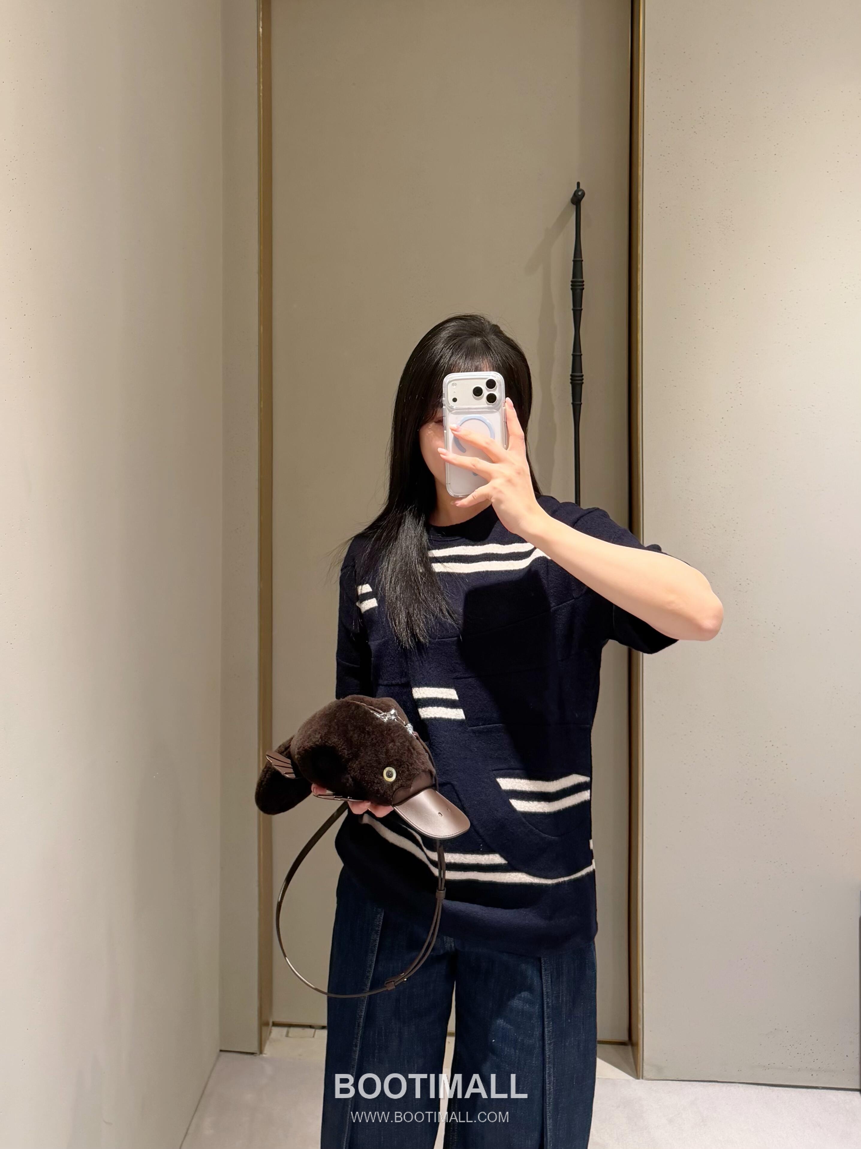 Loewe 2026FW Embroidered Wool Blend Knit T-Shirt with Jacquard Texture 로에베 2026FW 자수 울 혼방 니트 반팔 티셔츠 자카드 텍스처 1