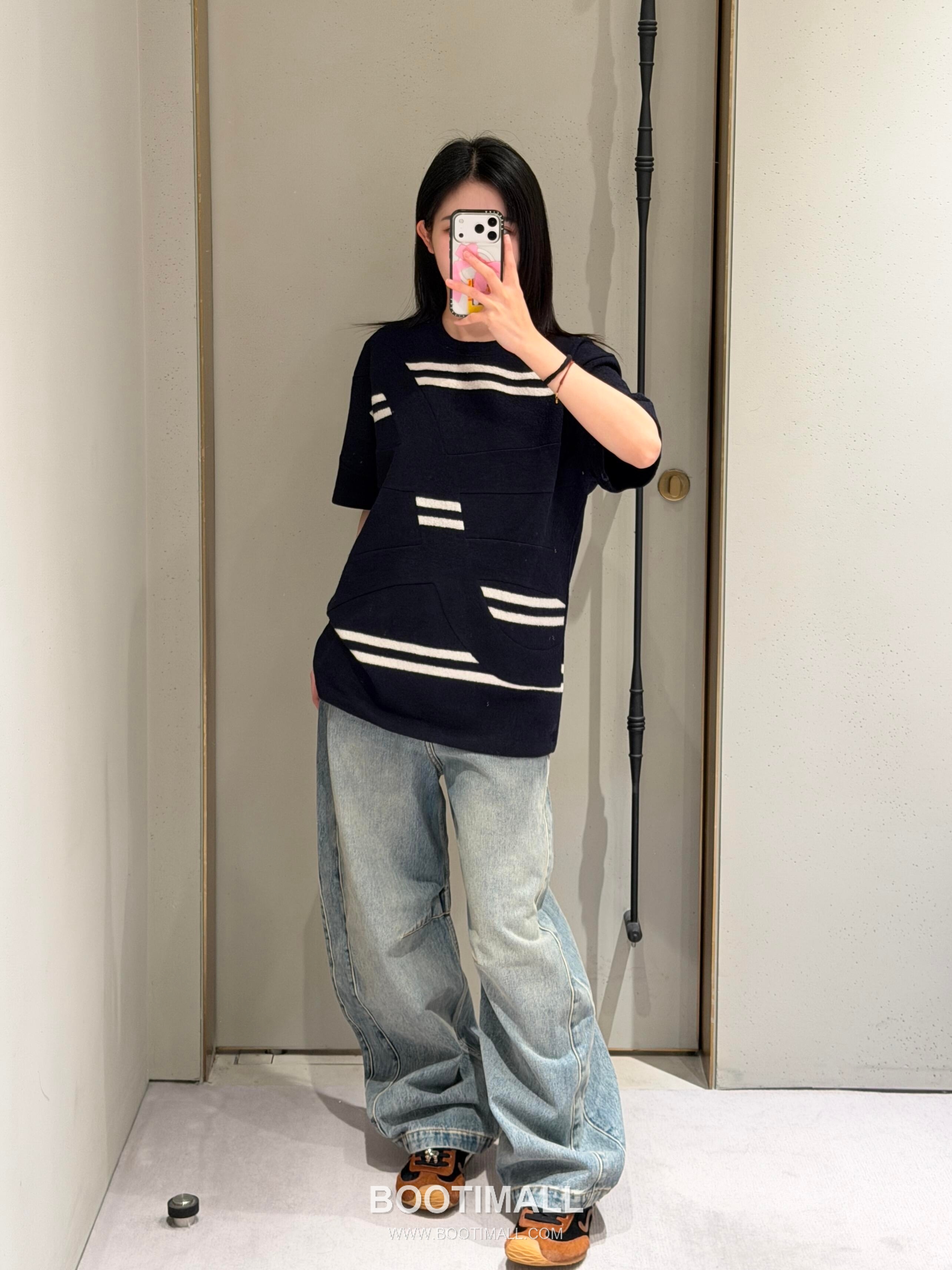 Loewe 2026FW Embroidered Wool Blend Knit T-Shirt with Jacquard Texture 로에베 2026FW 자수 울 혼방 니트 반팔 티셔츠 자카드 텍스처 4