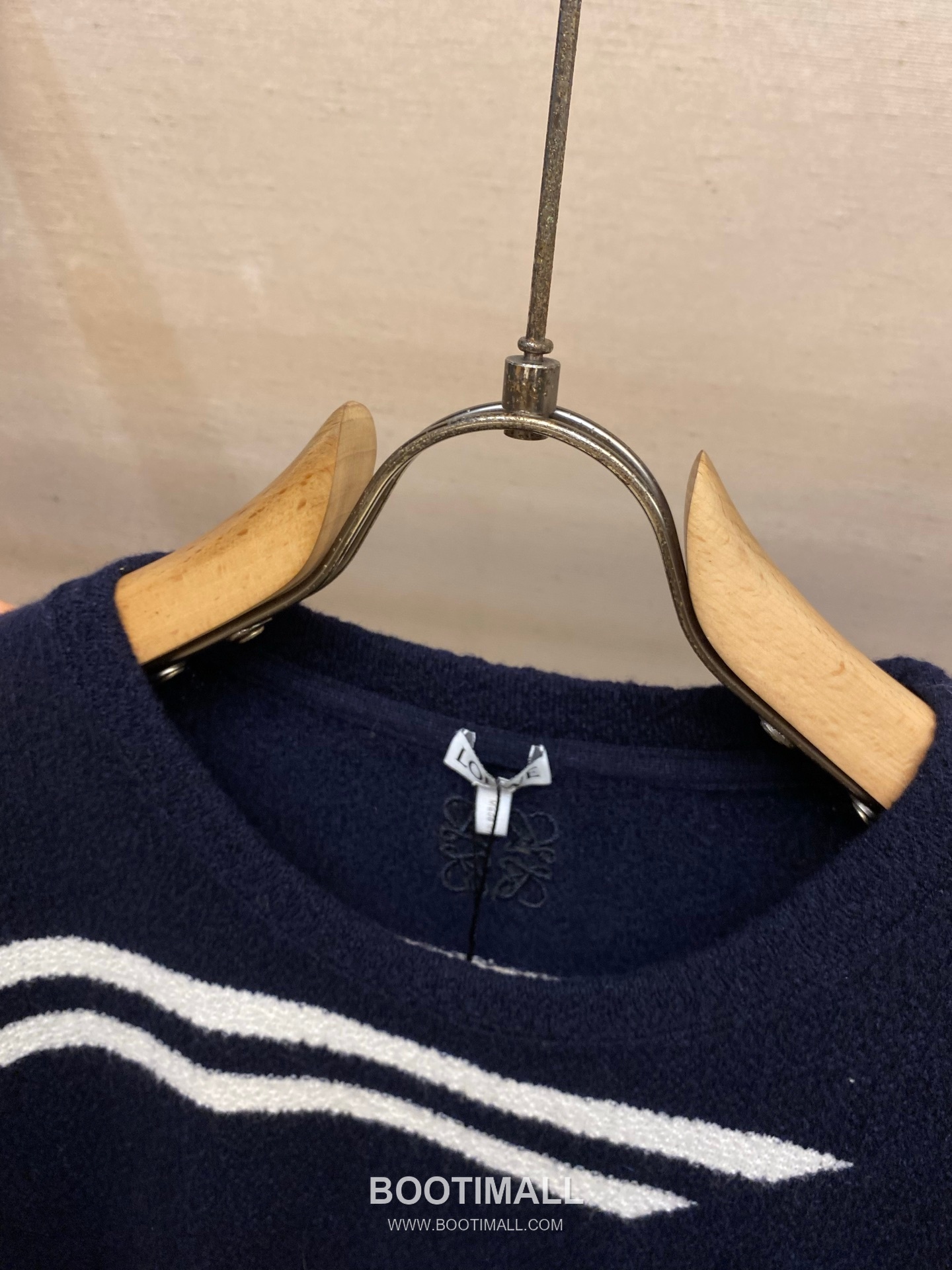 Loewe 2026FW Embroidered Wool Blend Knit T-Shirt with Jacquard Texture 로에베 2026FW 자수 울 혼방 니트 반팔 티셔츠 자카드 텍스처 13