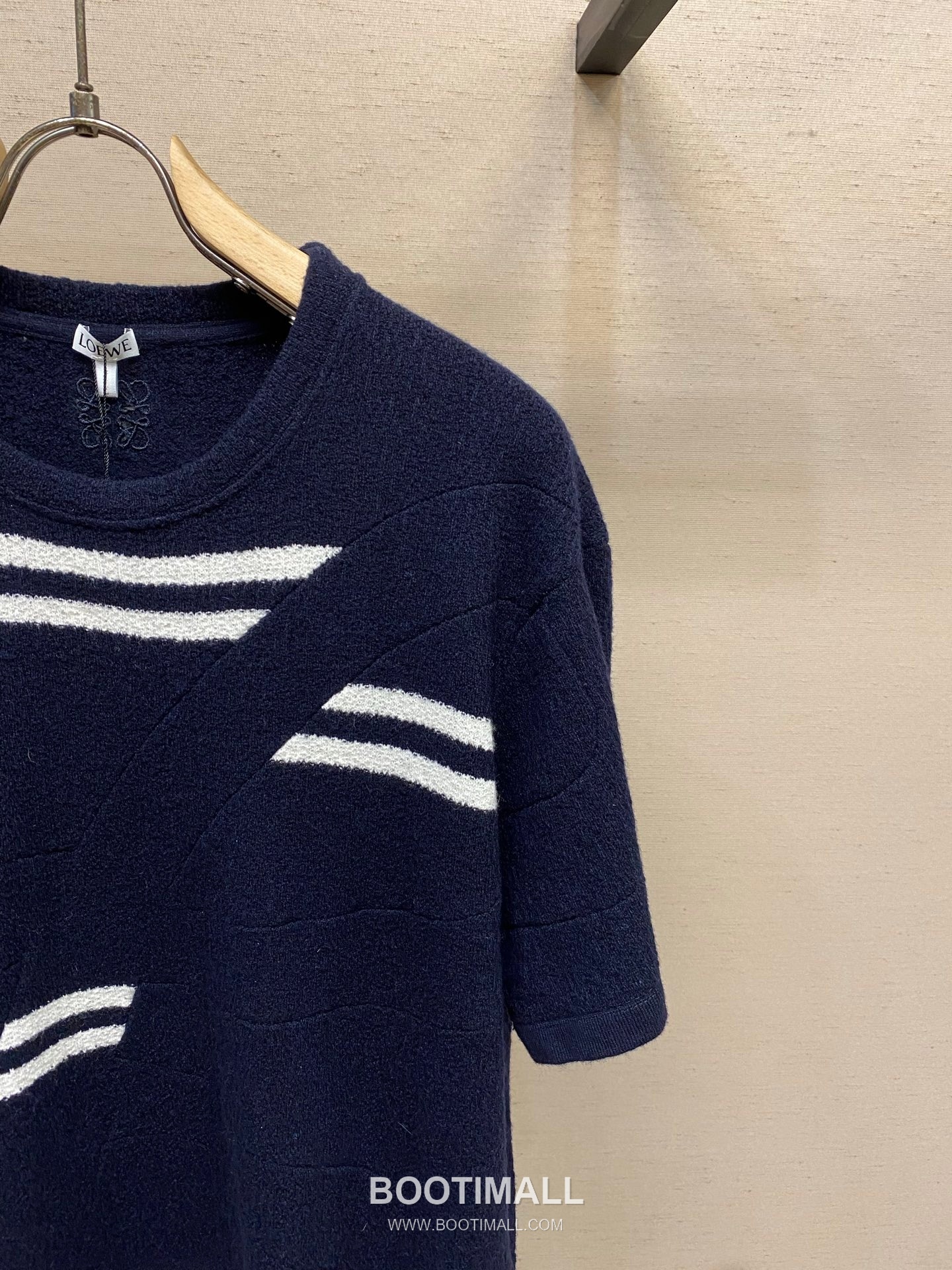 Loewe 2026FW Embroidered Wool Blend Knit T-Shirt with Jacquard Texture 로에베 2026FW 자수 울 혼방 니트 반팔 티셔츠 자카드 텍스처 14