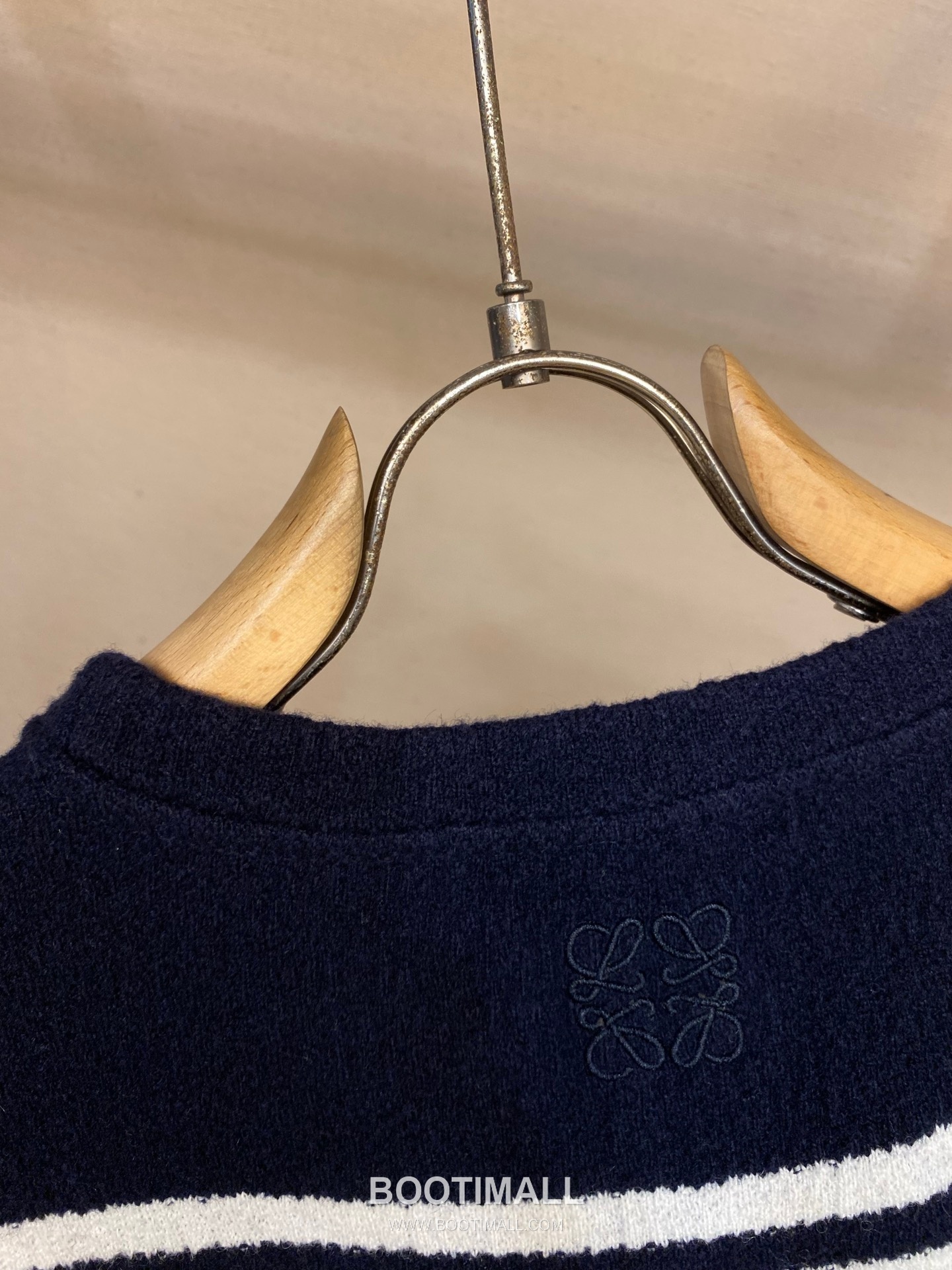 Loewe 2026FW Embroidered Wool Blend Knit T-Shirt with Jacquard Texture 로에베 2026FW 자수 울 혼방 니트 반팔 티셔츠 자카드 텍스처 17