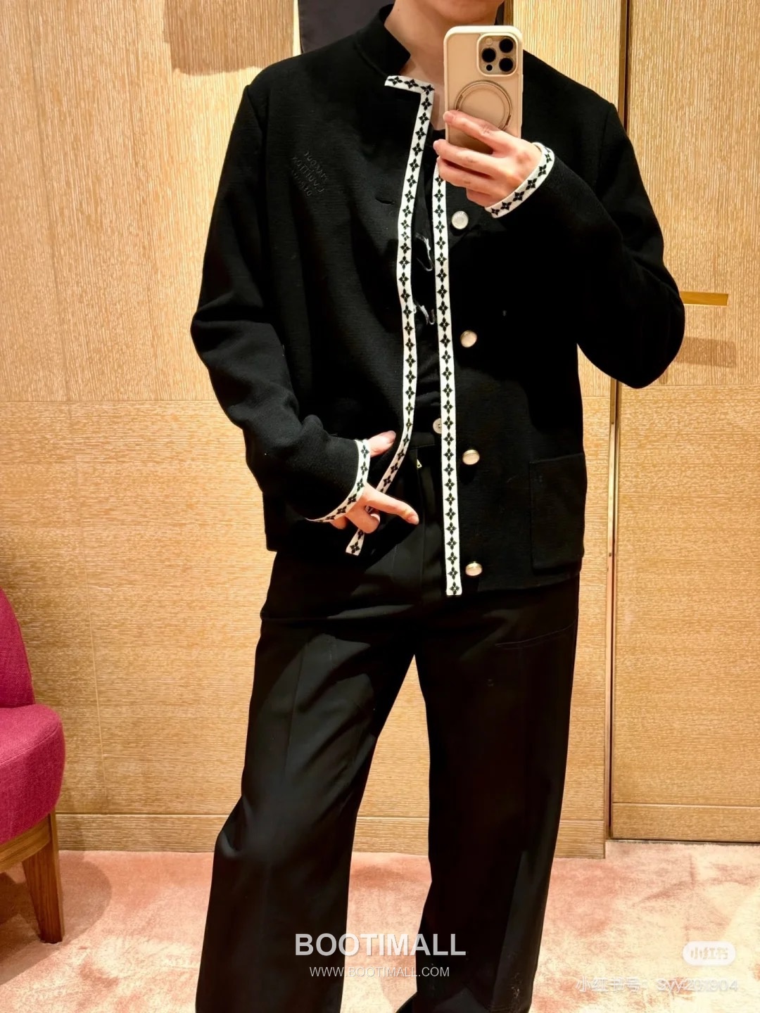 Louis Vuitton 2026FW Embroidered Wool Blend Knit Cardigan Jacket with Button Detail 루이비통 2026FW 자수 울 혼방 니트 가디건 재킷 버튼 디테일 2