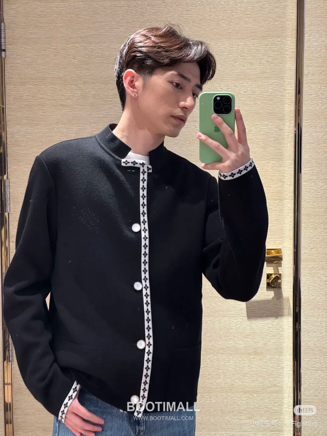 Louis Vuitton 2026FW Embroidered Wool Blend Knit Cardigan Jacket with Button Detail 루이비통 2026FW 자수 울 혼방 니트 가디건 재킷 버튼 디테일 4