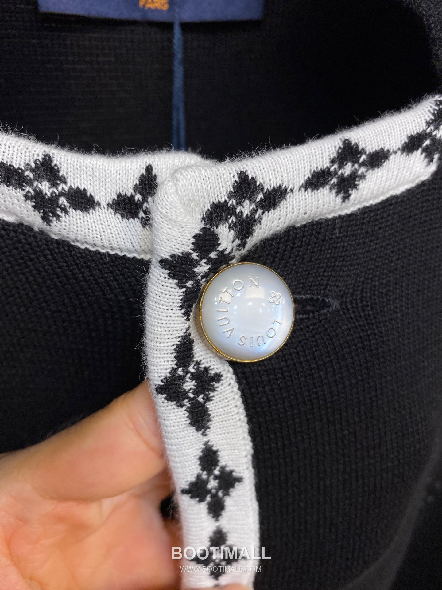 Louis Vuitton 2026FW Embroidered Wool Blend Knit Cardigan Jacket with Button Detail 루이비통 2026FW 자수 울 혼방 니트 가디건 재킷 버튼 디테일 12