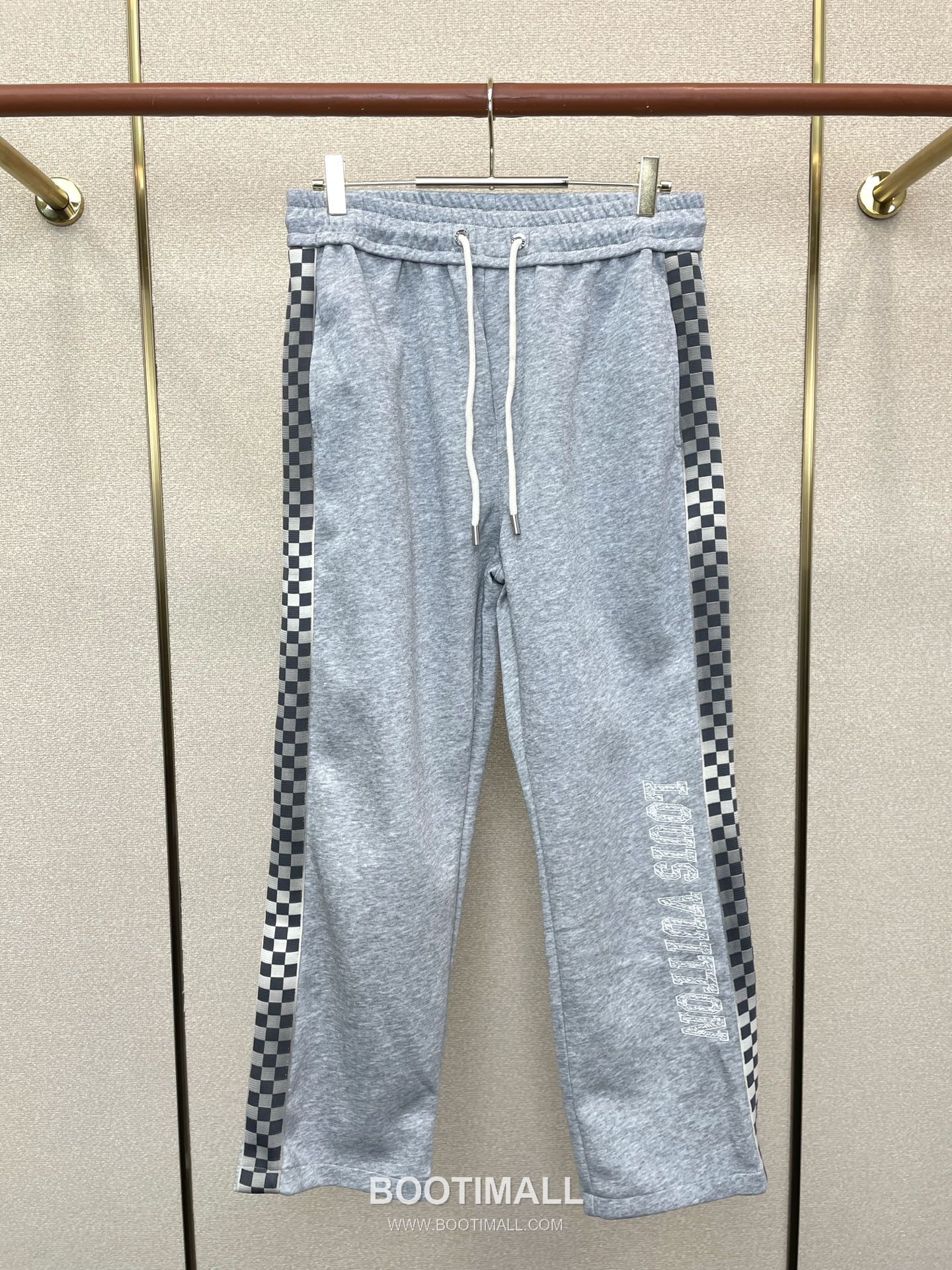 Louis Vuitton SS26 Cotton Blend Logo Embroidered Casual Pants 루이비통 SS26 코튼 혼방 로고 자수 캐주얼 팬츠 1