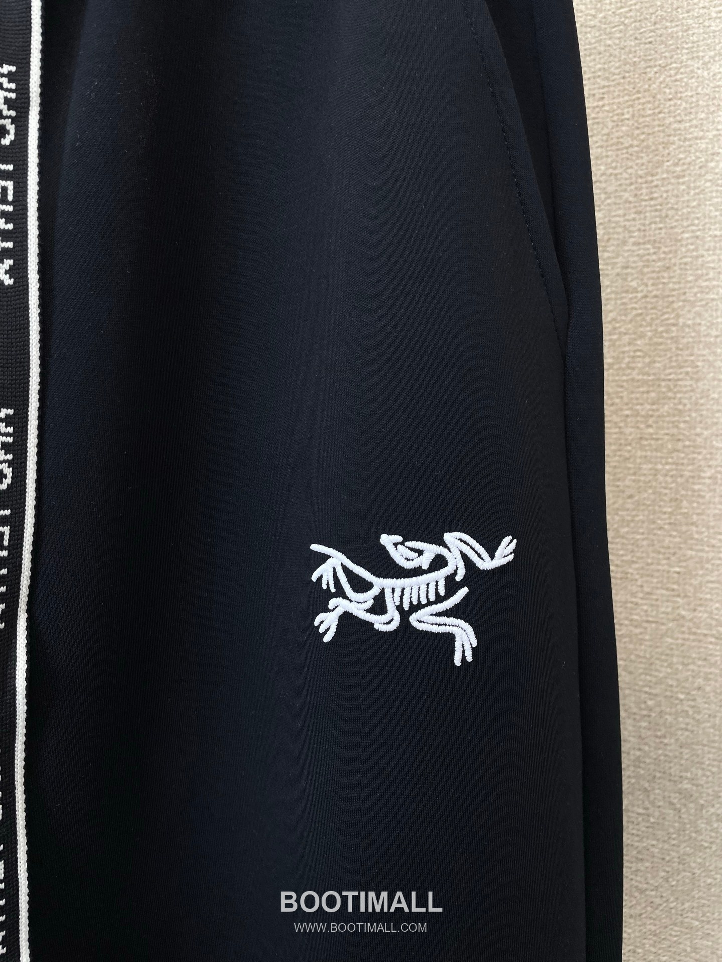 Arc'teryx SS26 Nylon Blend Logo Embroidered Casual Pants 아크테릭스 SS26 나일론 혼방 로고 자수 캐주얼 팬츠 7
