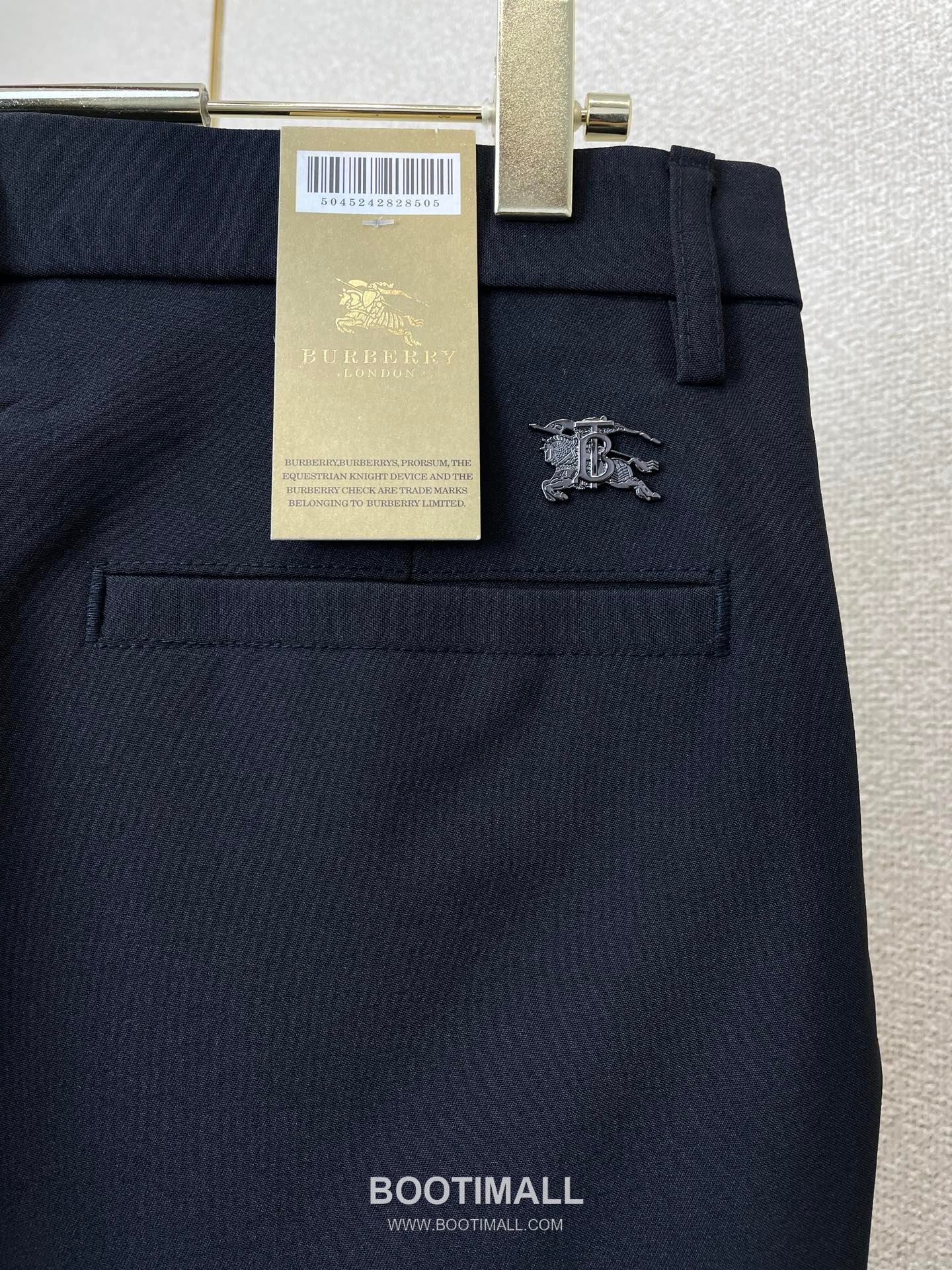 Burberry SS26 Cotton Blend Logo Embroidered Casual Pants 버버리 SS26 코튼 혼방 로고 자수 캐주얼 팬츠 9