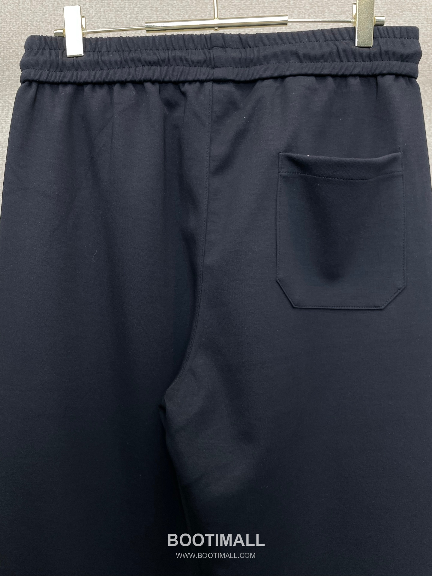 Prada SS26 Cotton Blend Logo Embroidered Casual Pants 프라다 SS26 코튼 혼방 로고 자수 캐주얼 팬츠 4