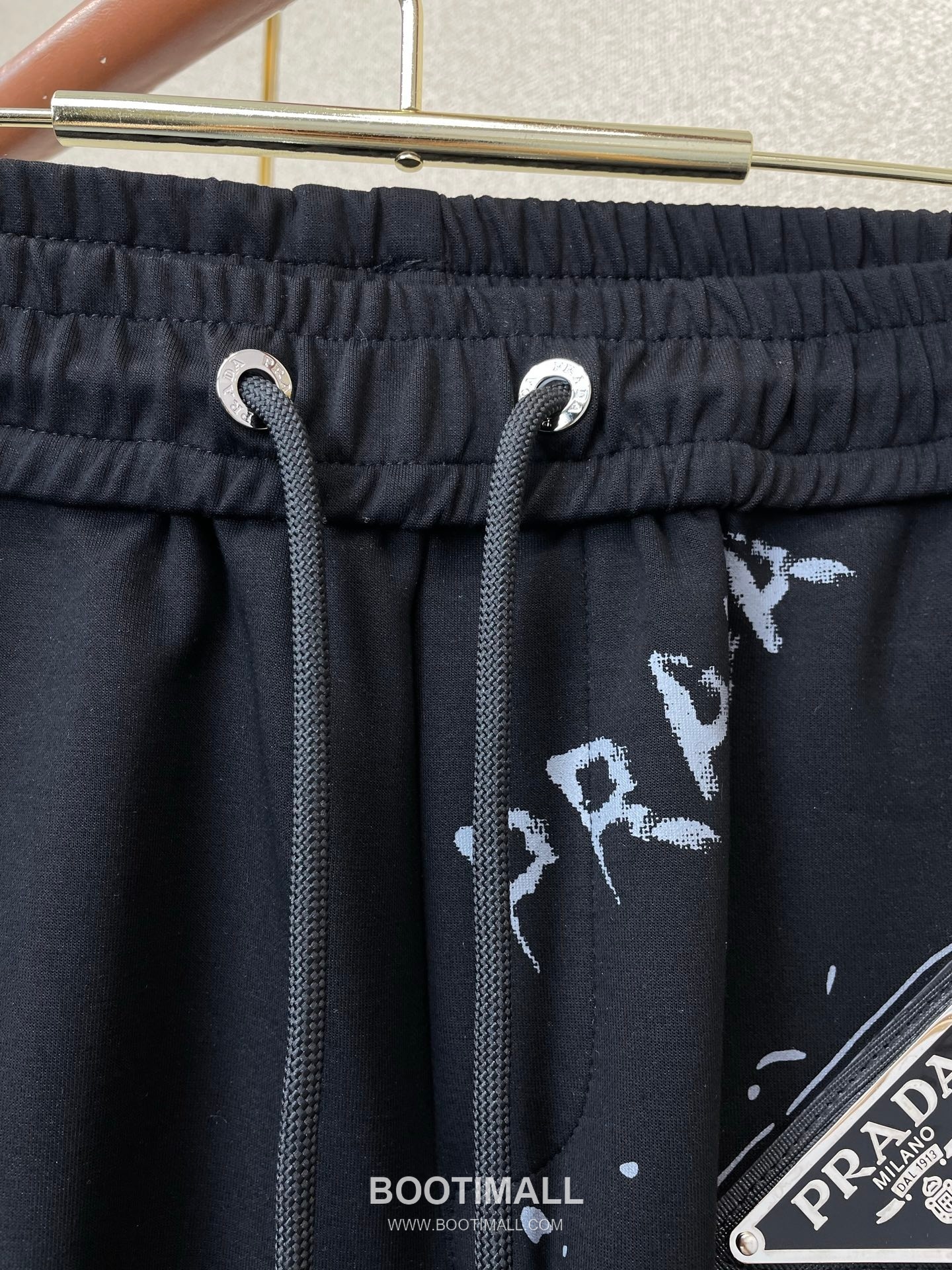 Prada SS26 Cotton Blend Logo Embroidered Casual Pants 프라다 SS26 코튼 혼방 로고 자수 캐주얼 팬츠 6