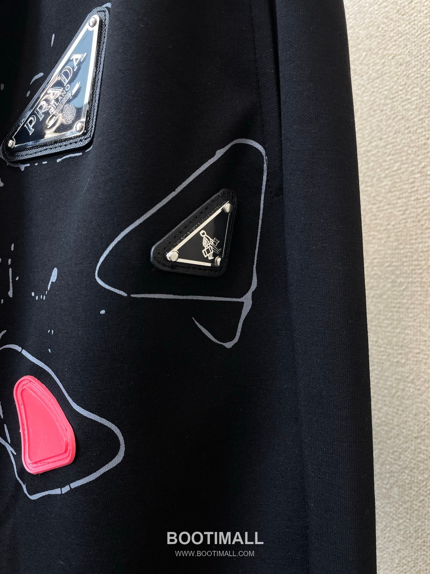 Prada SS26 Cotton Blend Logo Embroidered Casual Pants 프라다 SS26 코튼 혼방 로고 자수 캐주얼 팬츠 8