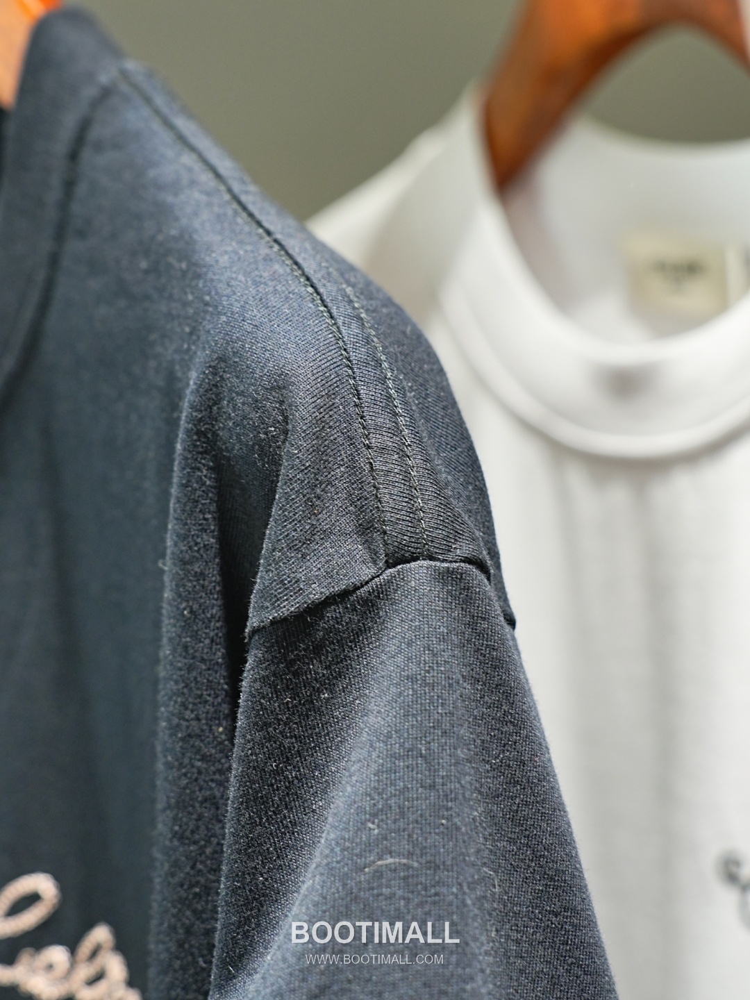 Celine 2026 SS Cotton T-Shirt with Front Embroidered Logo and Back Print 셀린느 2026 SS 코튼 티셔츠 전면 자수 로고 후면 프린트 14