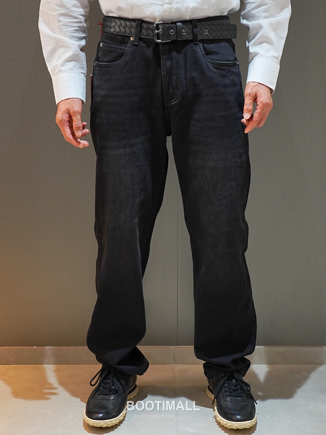 Loro Piana 2026 SS Cotton Blend Denim Pants with Washed Finish 로로피아나 2026 SS 코튼 혼방 데님 팬츠 워싱 가공 6
