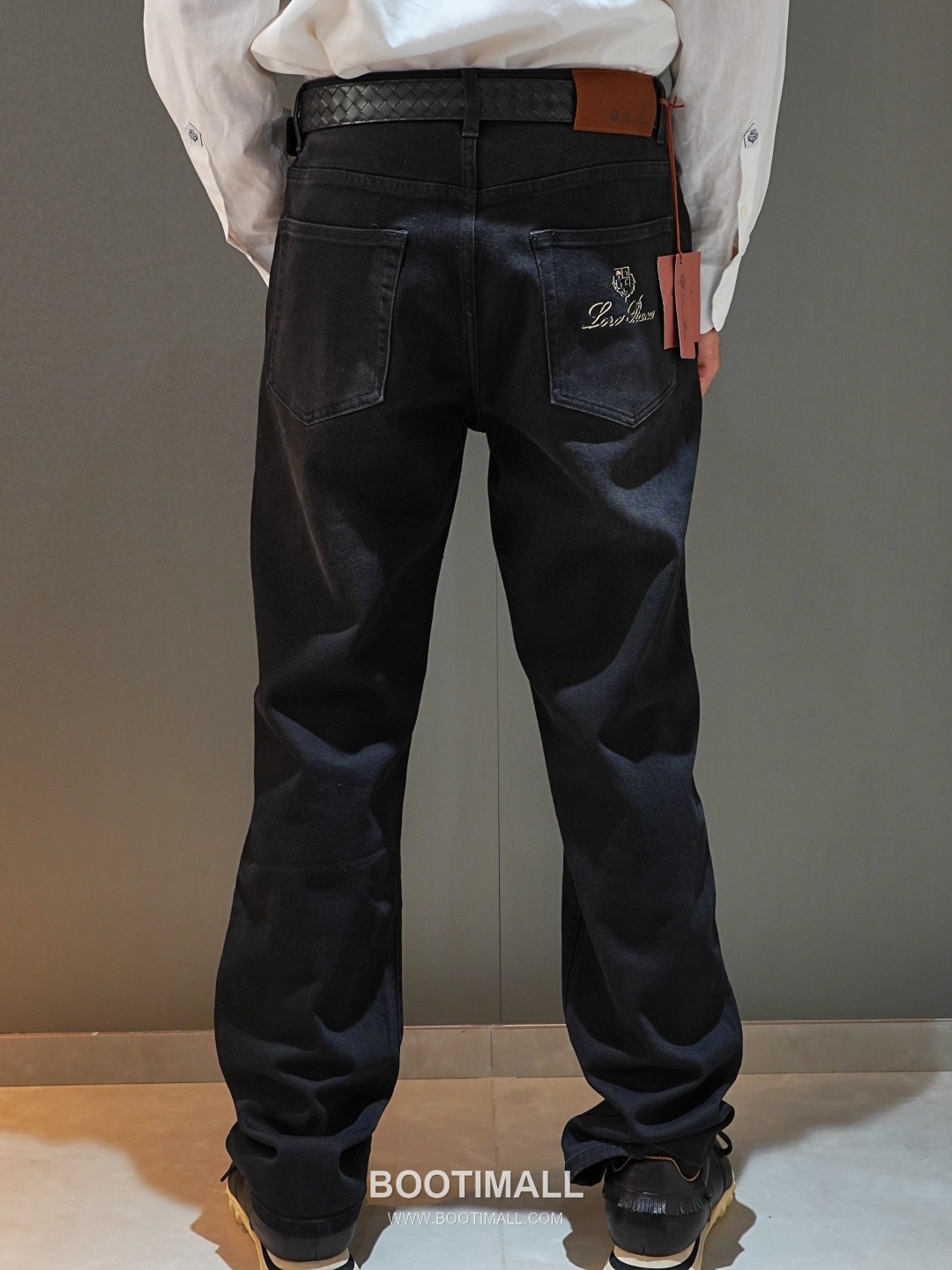 Loro Piana 2026 SS Cotton Blend Denim Pants with Washed Finish 로로피아나 2026 SS 코튼 혼방 데님 팬츠 워싱 가공 8