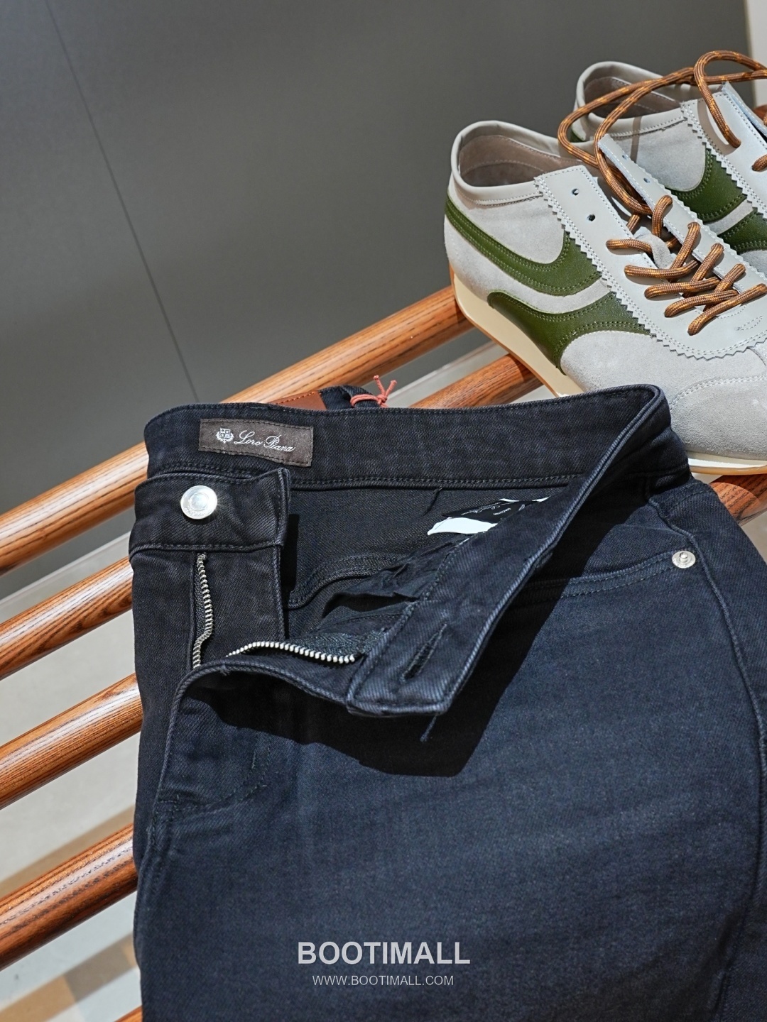 Loro Piana 2026 SS Cotton Blend Denim Pants with Washed Finish 로로피아나 2026 SS 코튼 혼방 데님 팬츠 워싱 가공 18