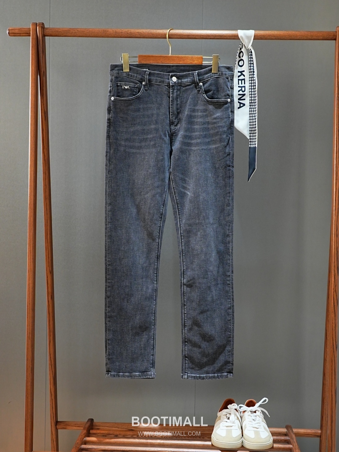 Armani 2026 SS Cotton Blend Denim Pants with Washed Finish 아르마니 2026 SS 코튼 혼방 데님 팬츠 워싱 가공 10