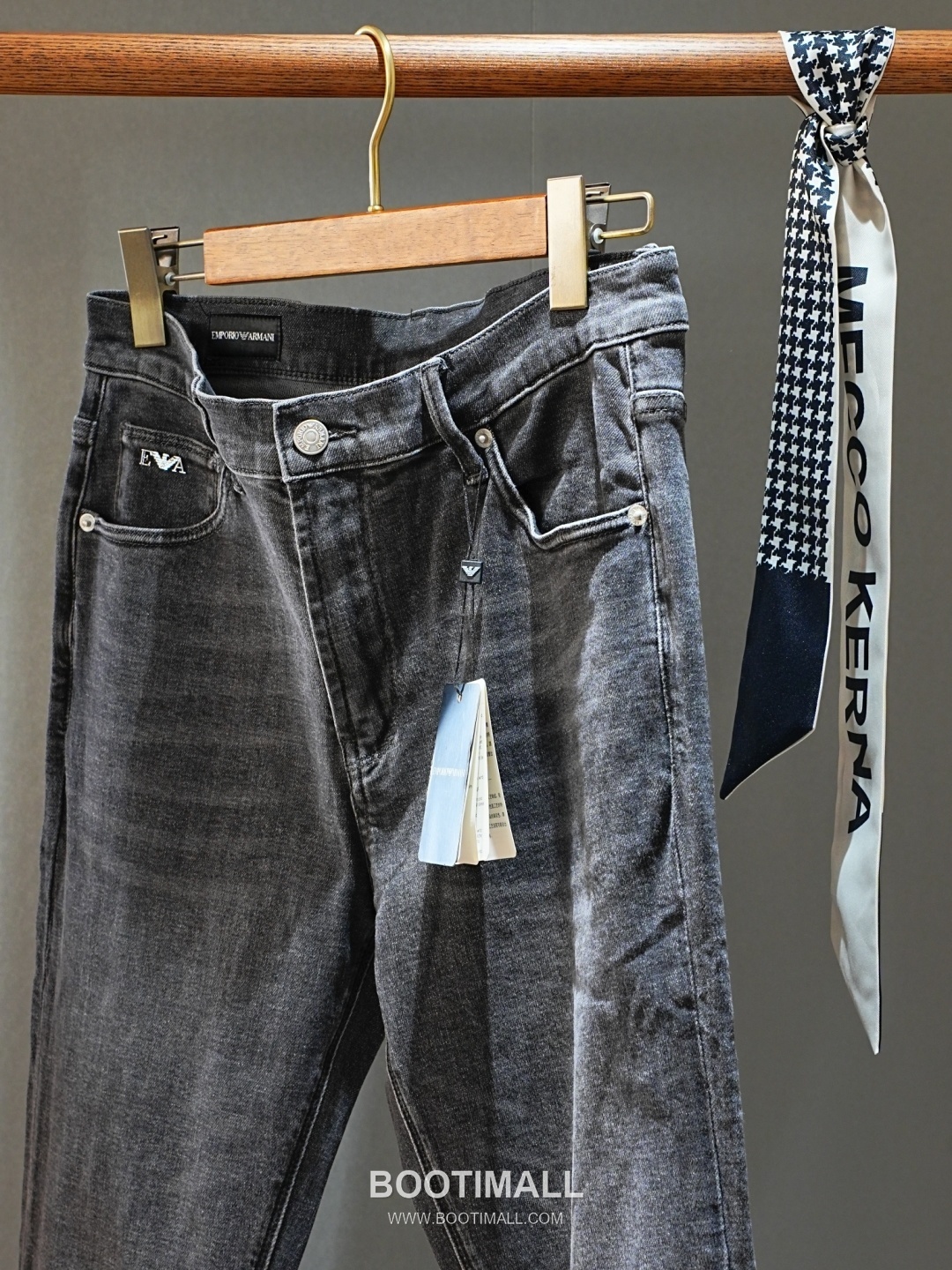 Armani 2026 SS Cotton Blend Denim Pants with Washed Finish 아르마니 2026 SS 코튼 혼방 데님 팬츠 워싱 가공 11