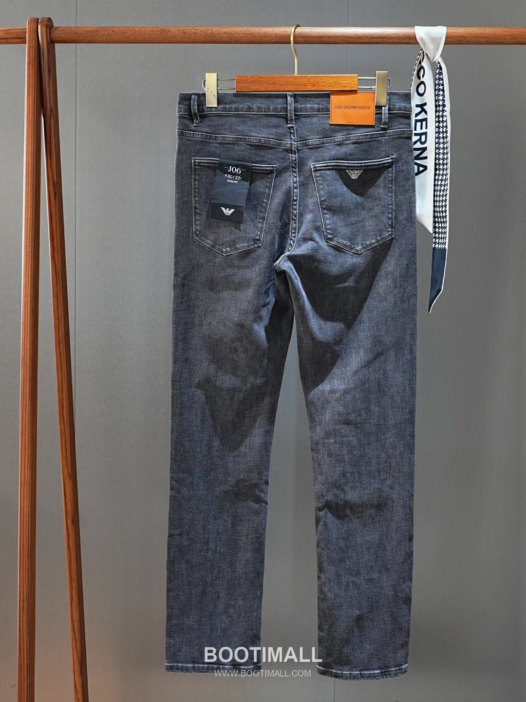 Armani 2026 SS Cotton Blend Denim Pants with Washed Finish 아르마니 2026 SS 코튼 혼방 데님 팬츠 워싱 가공 15