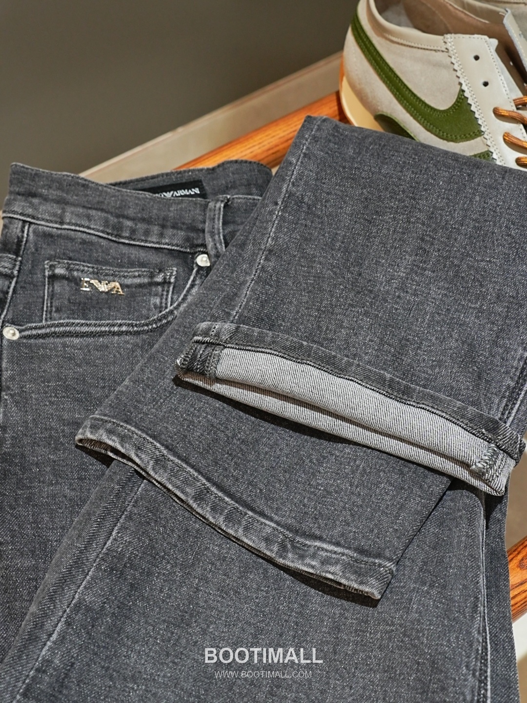 Armani 2026 SS Cotton Blend Denim Pants with Washed Finish 아르마니 2026 SS 코튼 혼방 데님 팬츠 워싱 가공 18