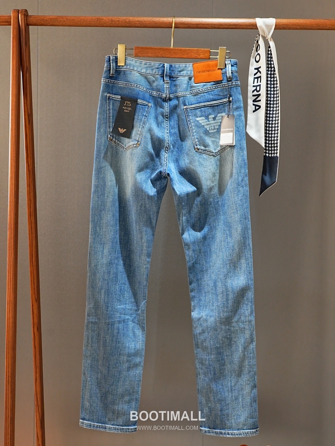Armani 2026 SS Cotton Blend Denim Pants with Washed Finish 아르마니 2026 SS 코튼 혼방 데님 팬츠 워싱 가공 12