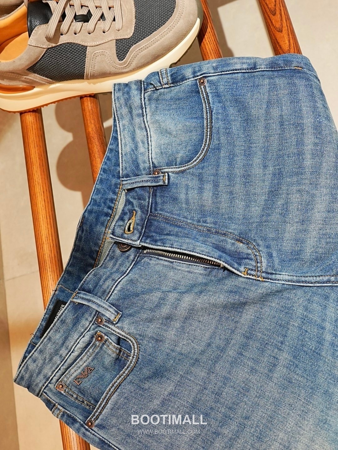 Armani 2026 SS Cotton Blend Denim Pants with Washed Finish 아르마니 2026 SS 코튼 혼방 데님 팬츠 워싱 가공 14