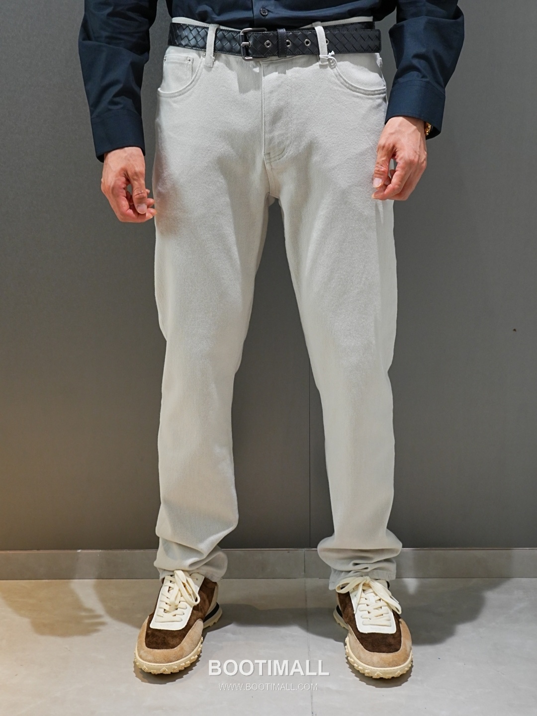 Burberry 2026 SS Cotton Blend Denim Pants with Washed Finish 버버리 2026 SS 코튼 혼방 데님 팬츠 워싱 가공 6