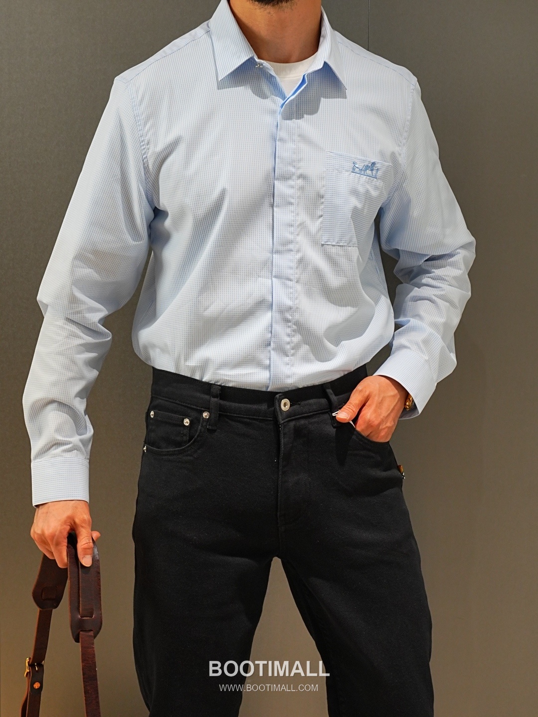 Burberry 2026 SS Cotton Blend Denim Pants with Washed Finish 버버리 2026 SS 코튼 혼방 데님 팬츠 워싱 가공 3