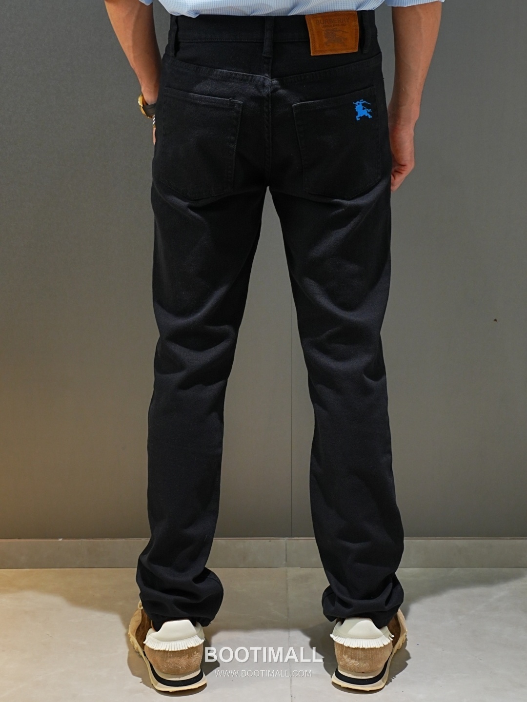 Burberry 2026 SS Cotton Blend Denim Pants with Washed Finish 버버리 2026 SS 코튼 혼방 데님 팬츠 워싱 가공 8