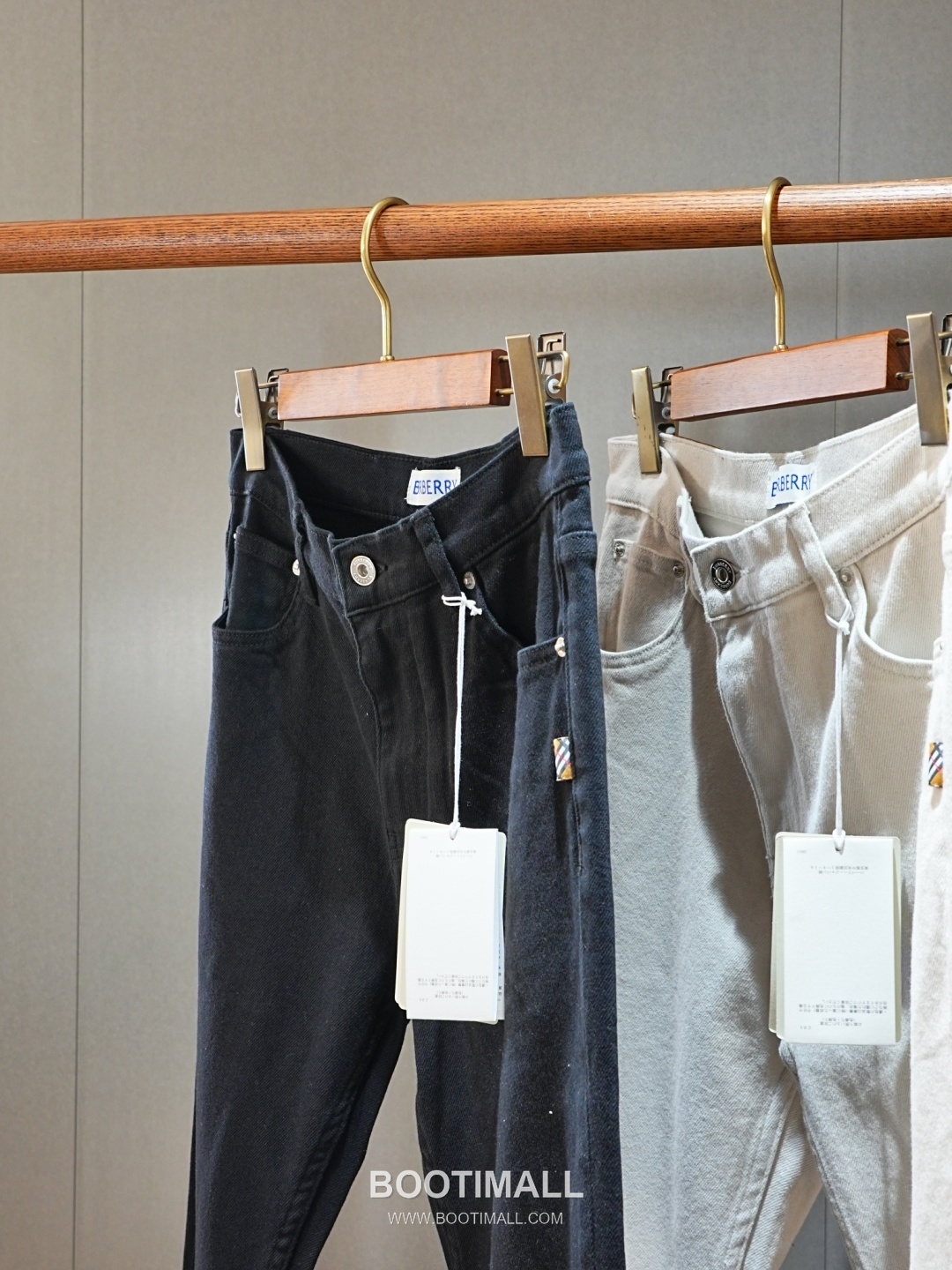 Burberry 2026 SS Cotton Blend Denim Pants with Washed Finish 버버리 2026 SS 코튼 혼방 데님 팬츠 워싱 가공 13