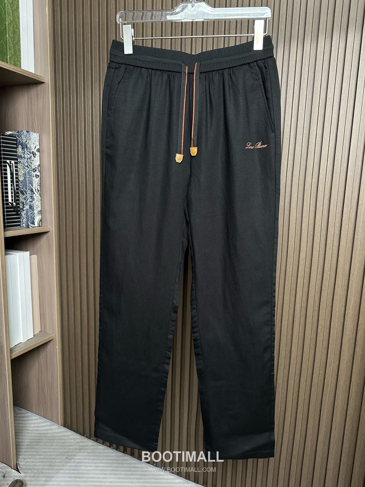 Loro Piana 2026 SS Linen Pants with Embroidered Detail 로로피아나 2026 SS 린넨 팬츠 자수 디테일 2