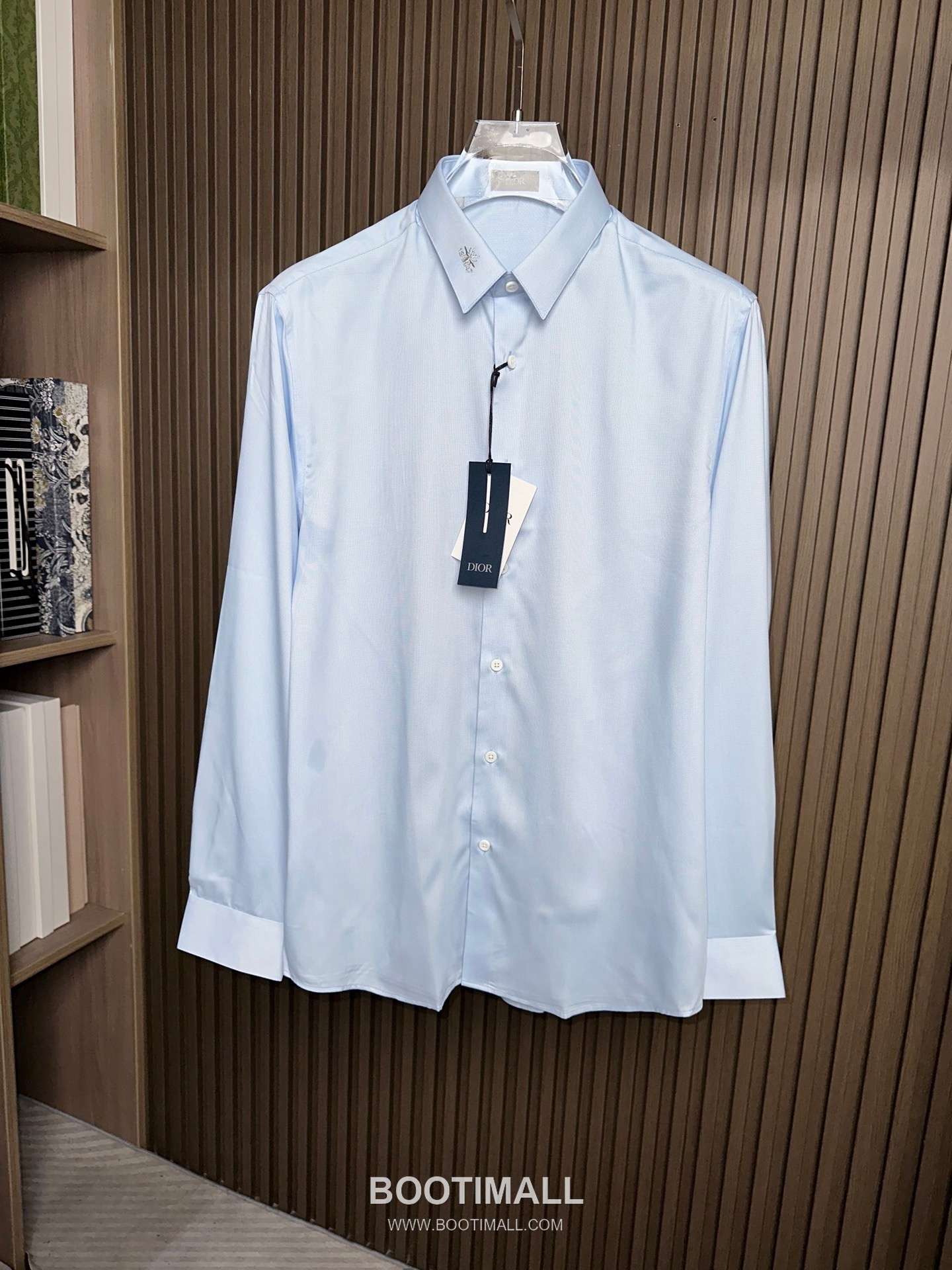 Dior 2026 SS Cotton Shirt with Bee Embroidered Logo 디올 2026 SS 코튼 셔츠 벌 자수 로고 2