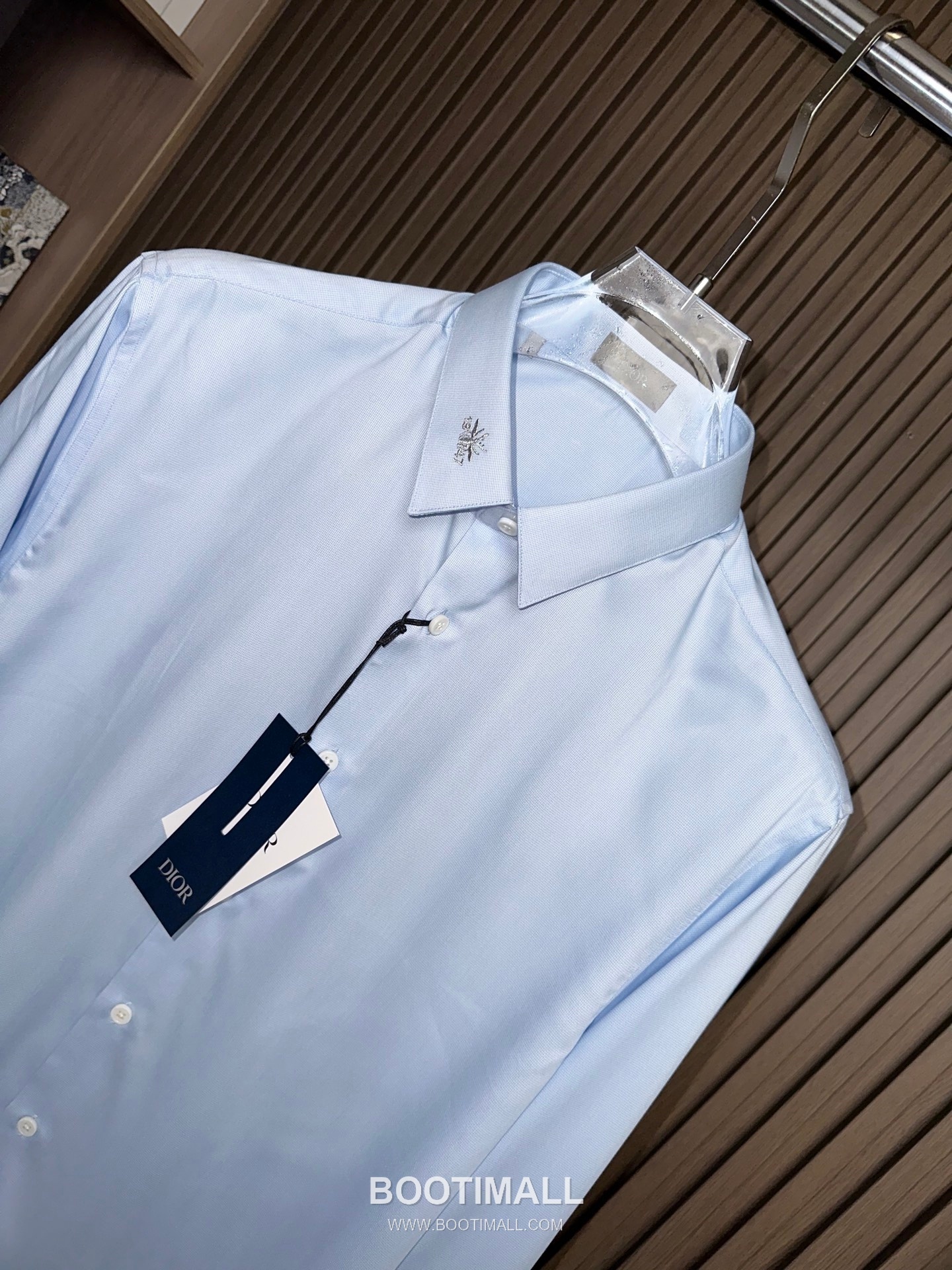 Dior 2026 SS Cotton Shirt with Bee Embroidered Logo 디올 2026 SS 코튼 셔츠 벌 자수 로고 4