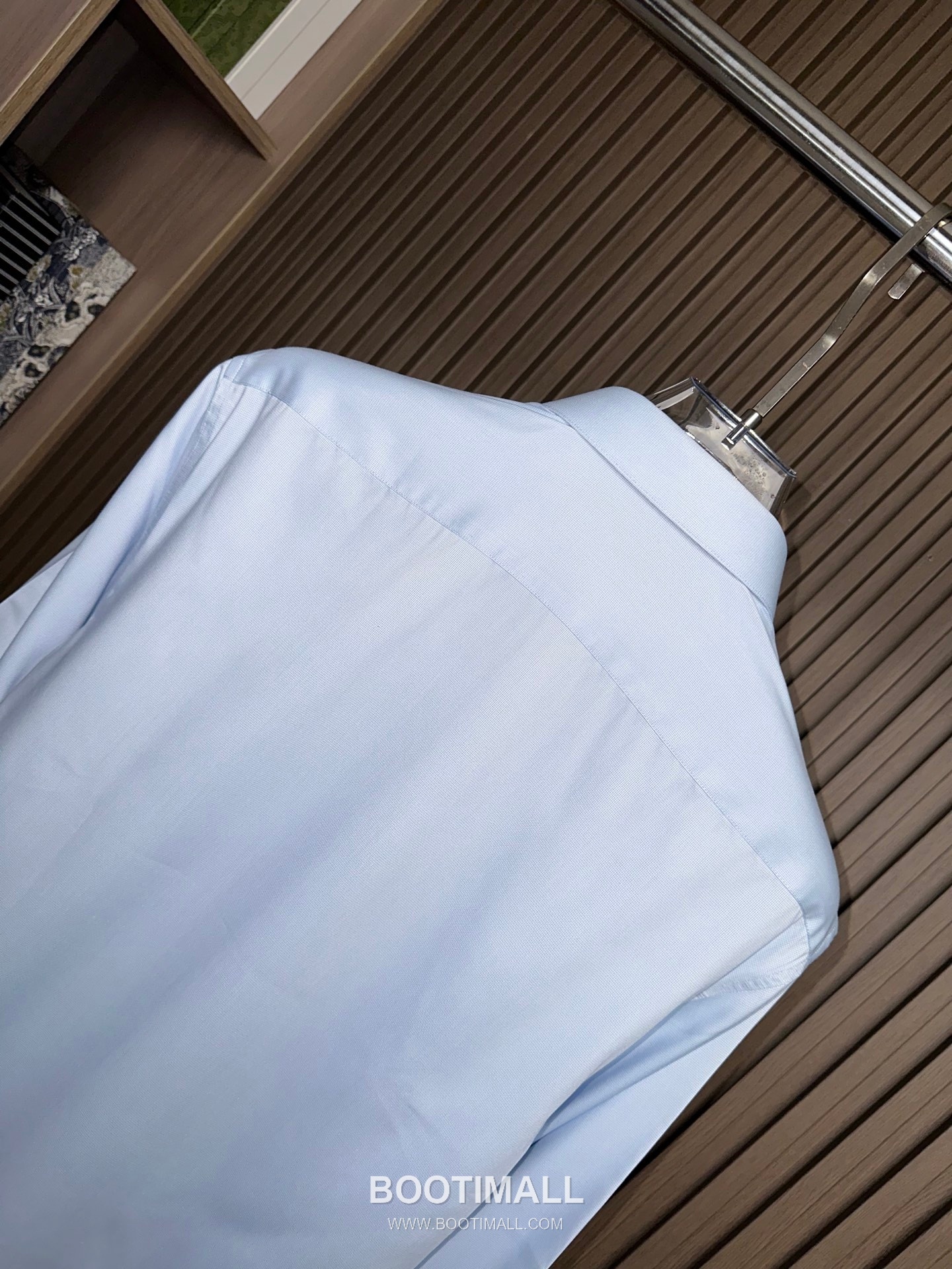 Dior 2026 SS Cotton Shirt with Bee Embroidered Logo 디올 2026 SS 코튼 셔츠 벌 자수 로고 5