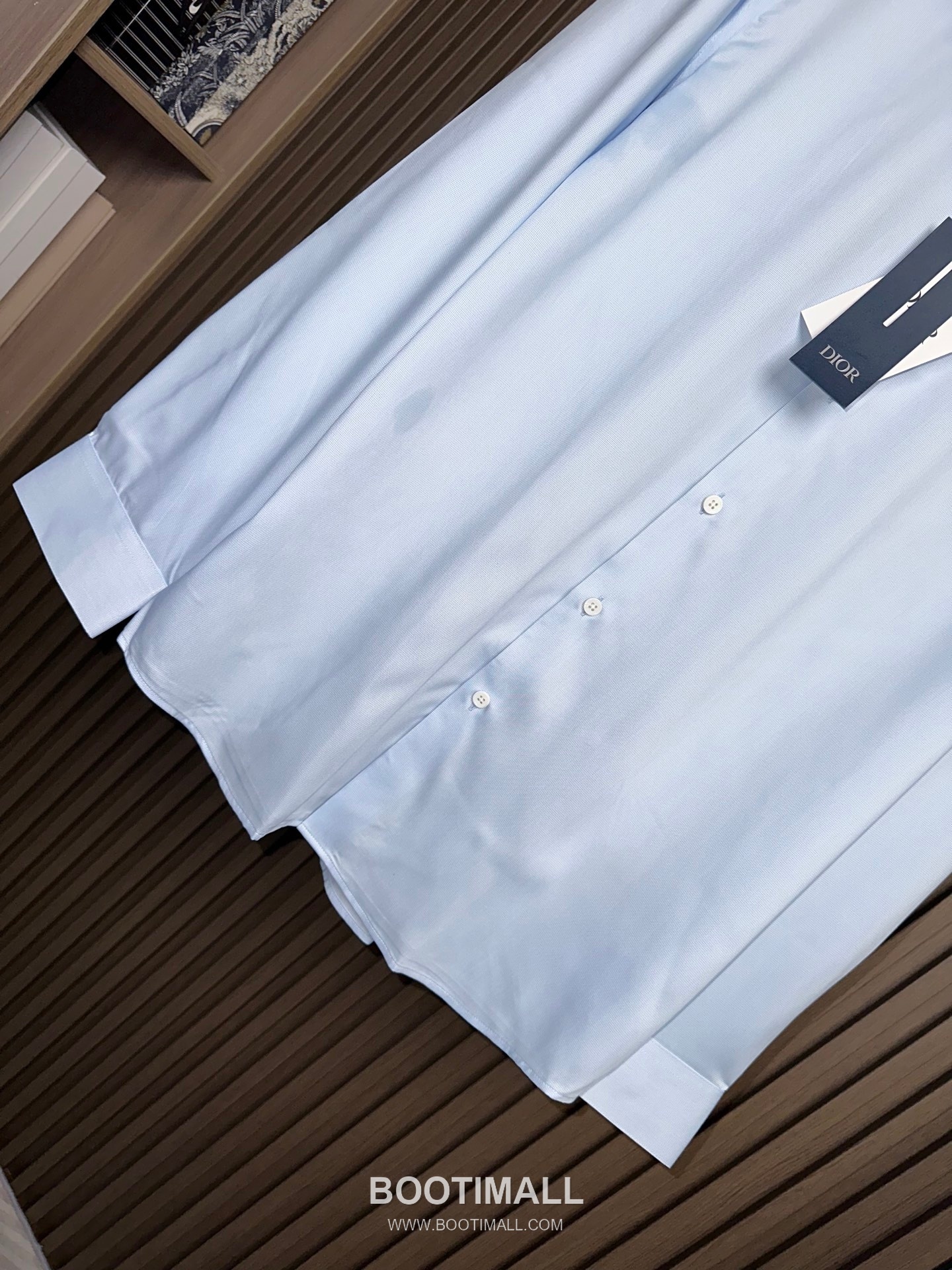 Dior 2026 SS Cotton Shirt with Bee Embroidered Logo 디올 2026 SS 코튼 셔츠 벌 자수 로고 11