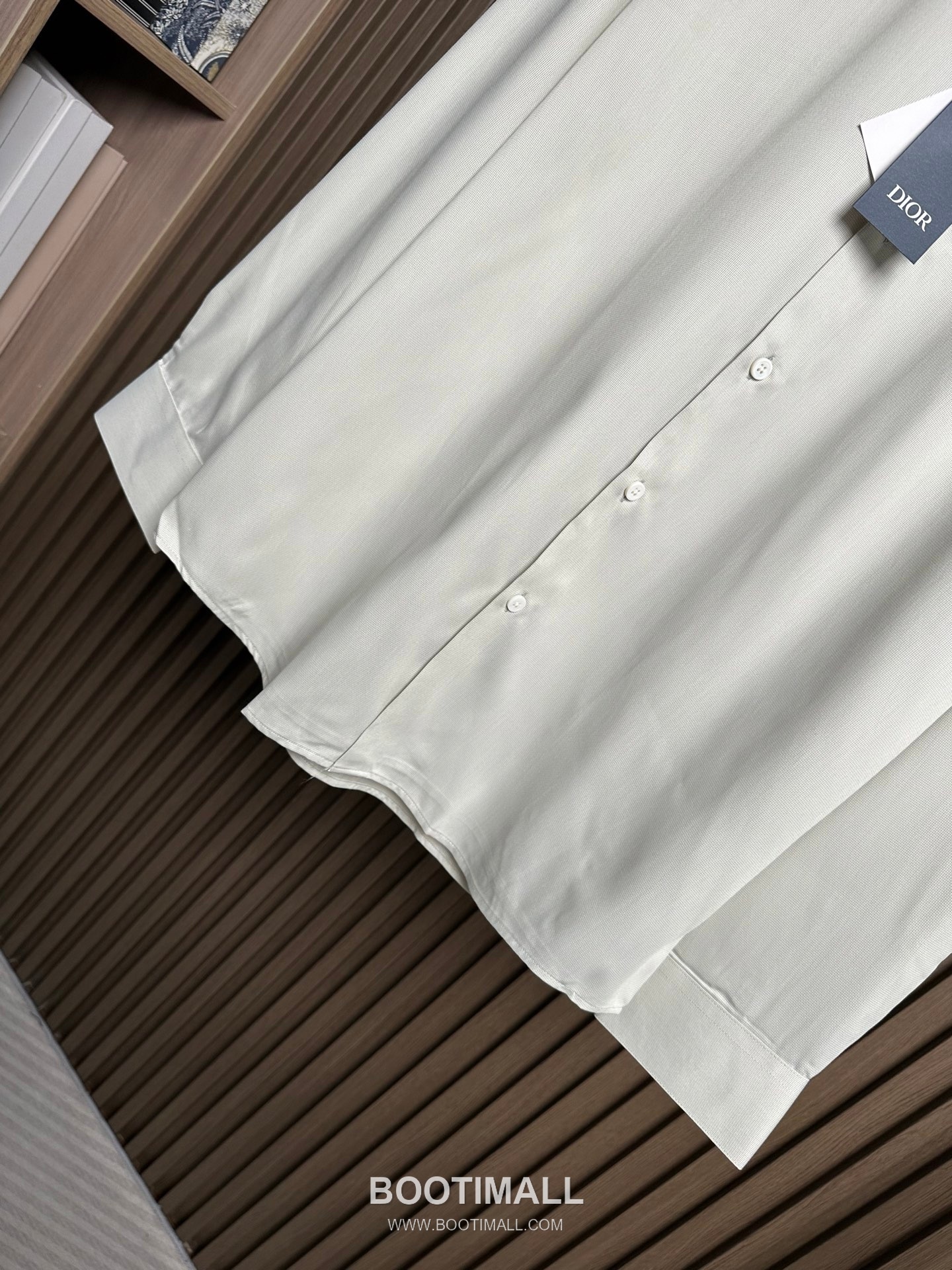 Dior 2026 SS Cotton Shirt with Bee Embroidered Logo 디올 2026 SS 코튼 셔츠 벌 자수 로고 11