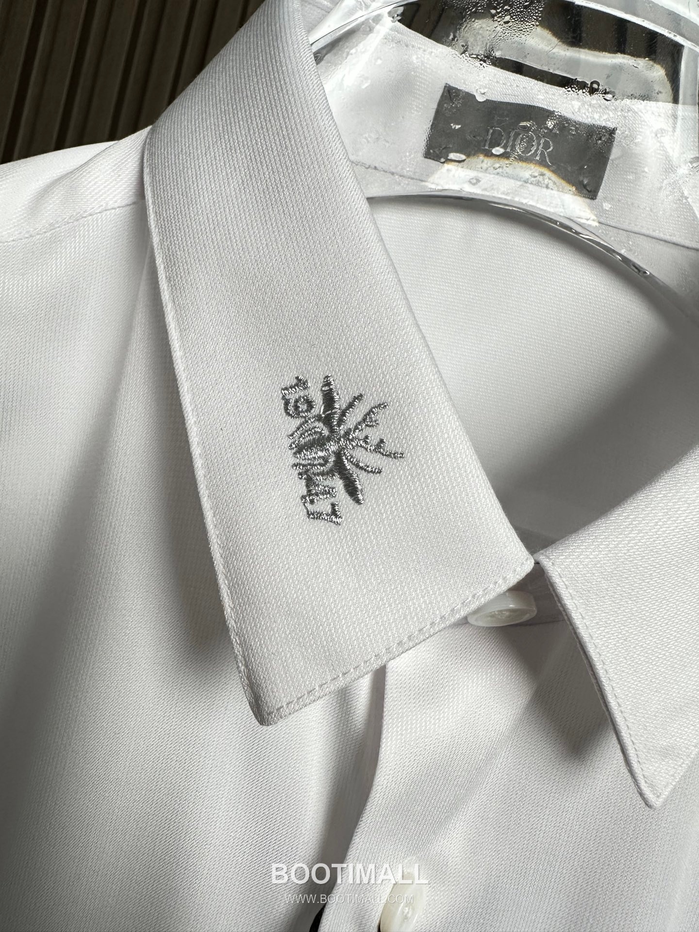 Dior 2026 SS Cotton Shirt with Bee Embroidered Logo 디올 2026 SS 코튼 셔츠 벌 자수 로고 7