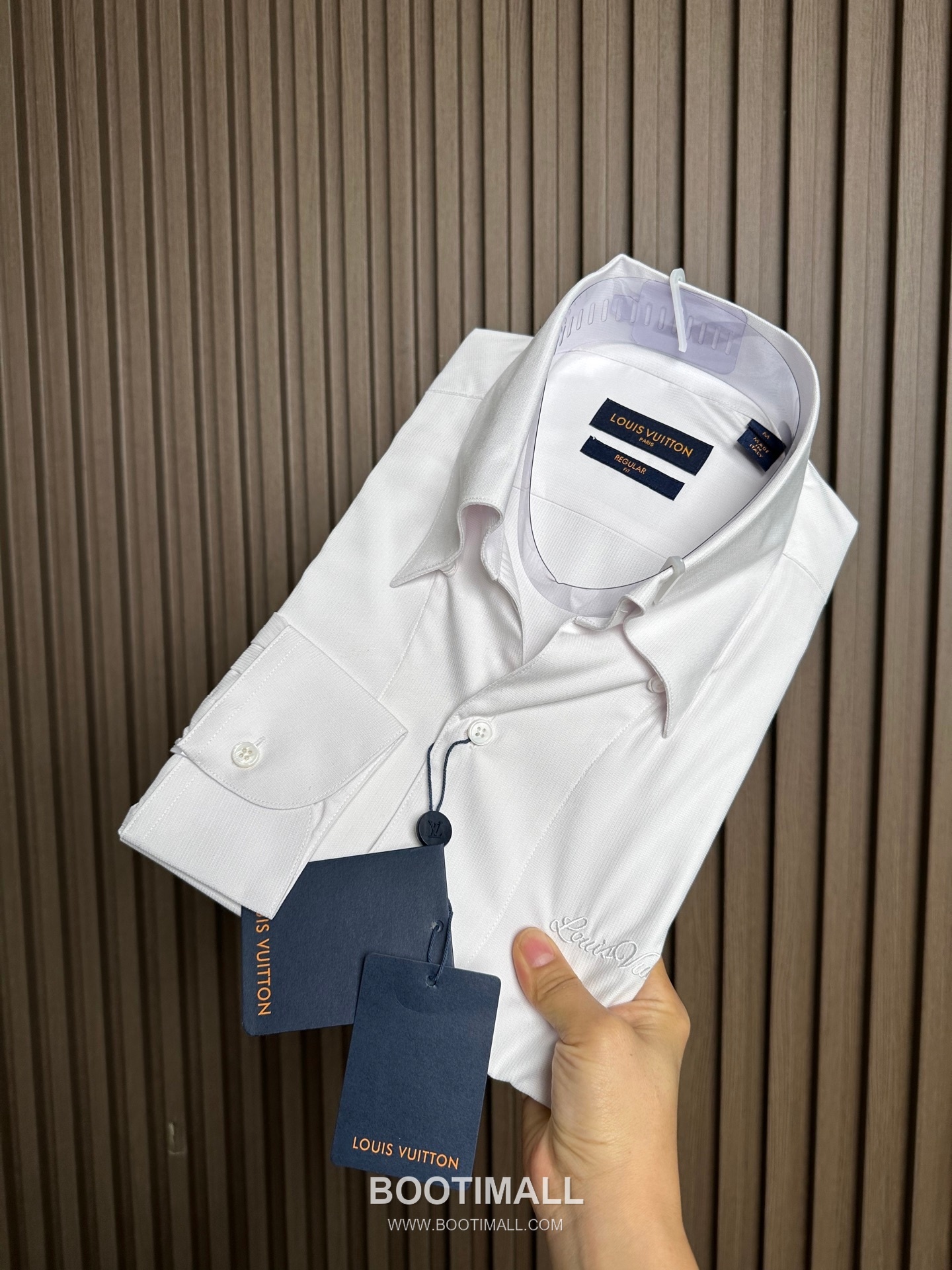 Louis Vuitton 2026 SS Cotton Shirt with Embroidered Logo Patch 루이비통 2026 SS 코튼 셔츠 자수 로고 패치 1