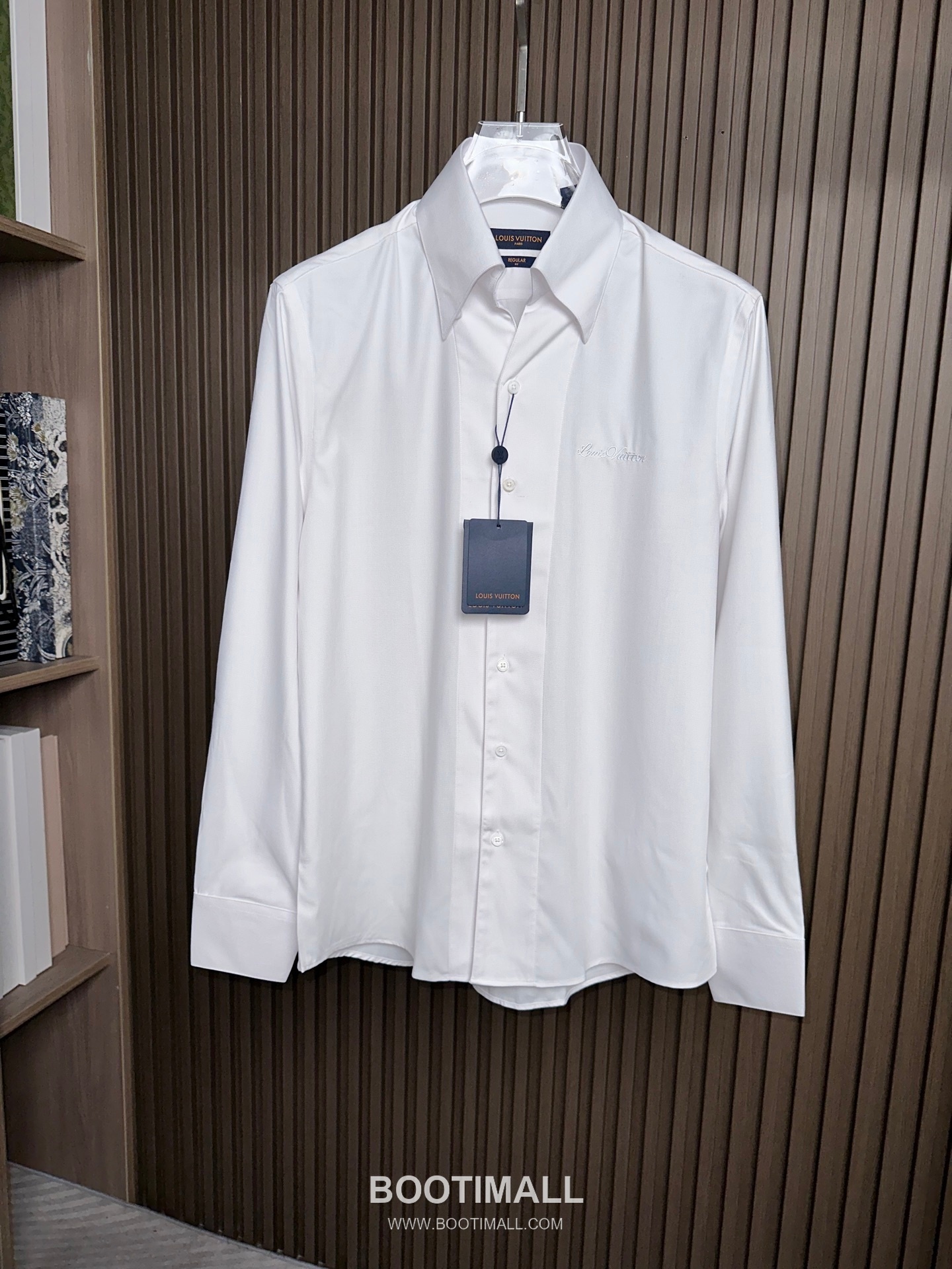 Louis Vuitton 2026 SS Cotton Shirt with Embroidered Logo Patch 루이비통 2026 SS 코튼 셔츠 자수 로고 패치 2