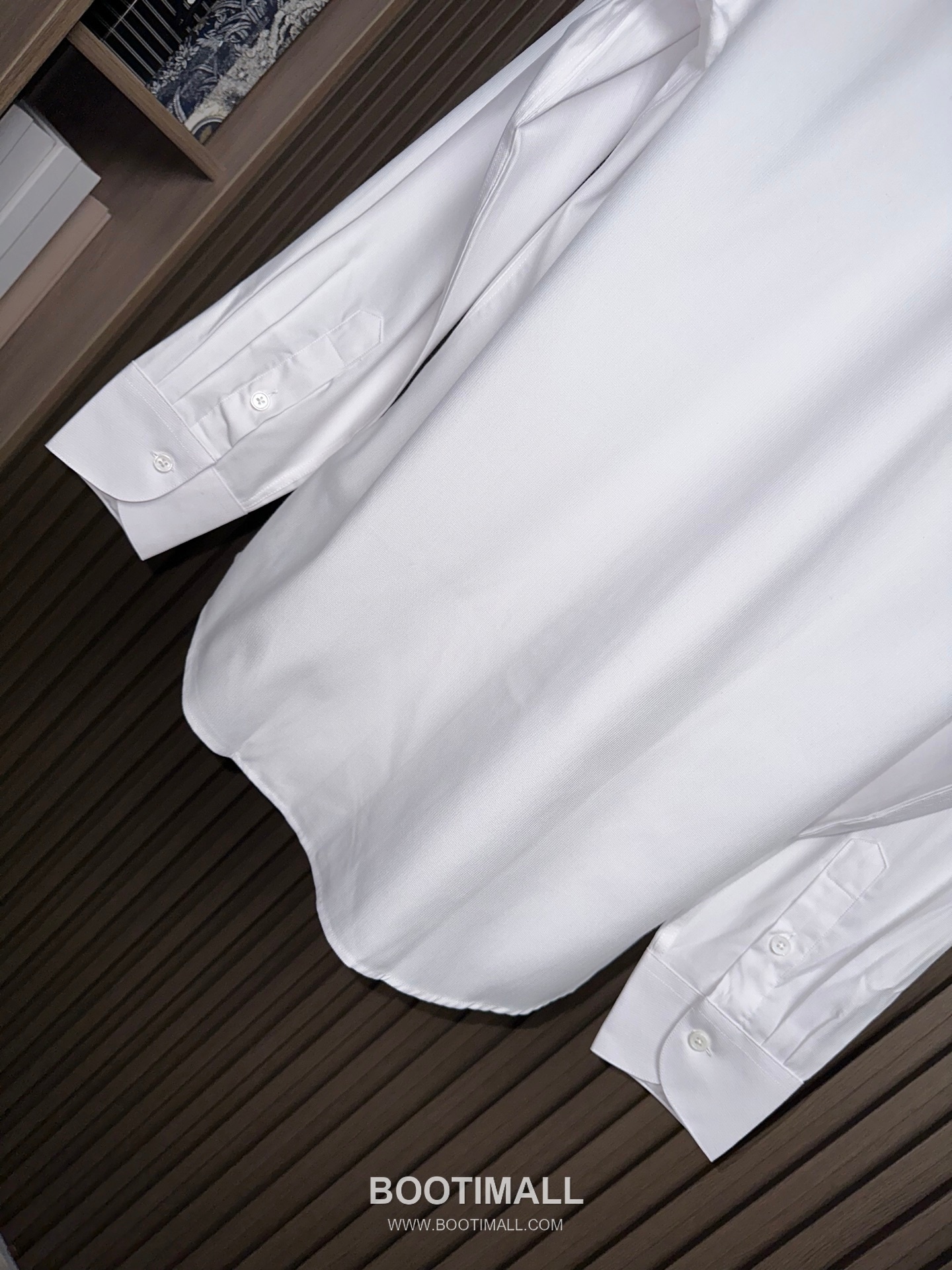 Louis Vuitton 2026 SS Cotton Shirt with Embroidered Logo Patch 루이비통 2026 SS 코튼 셔츠 자수 로고 패치 5