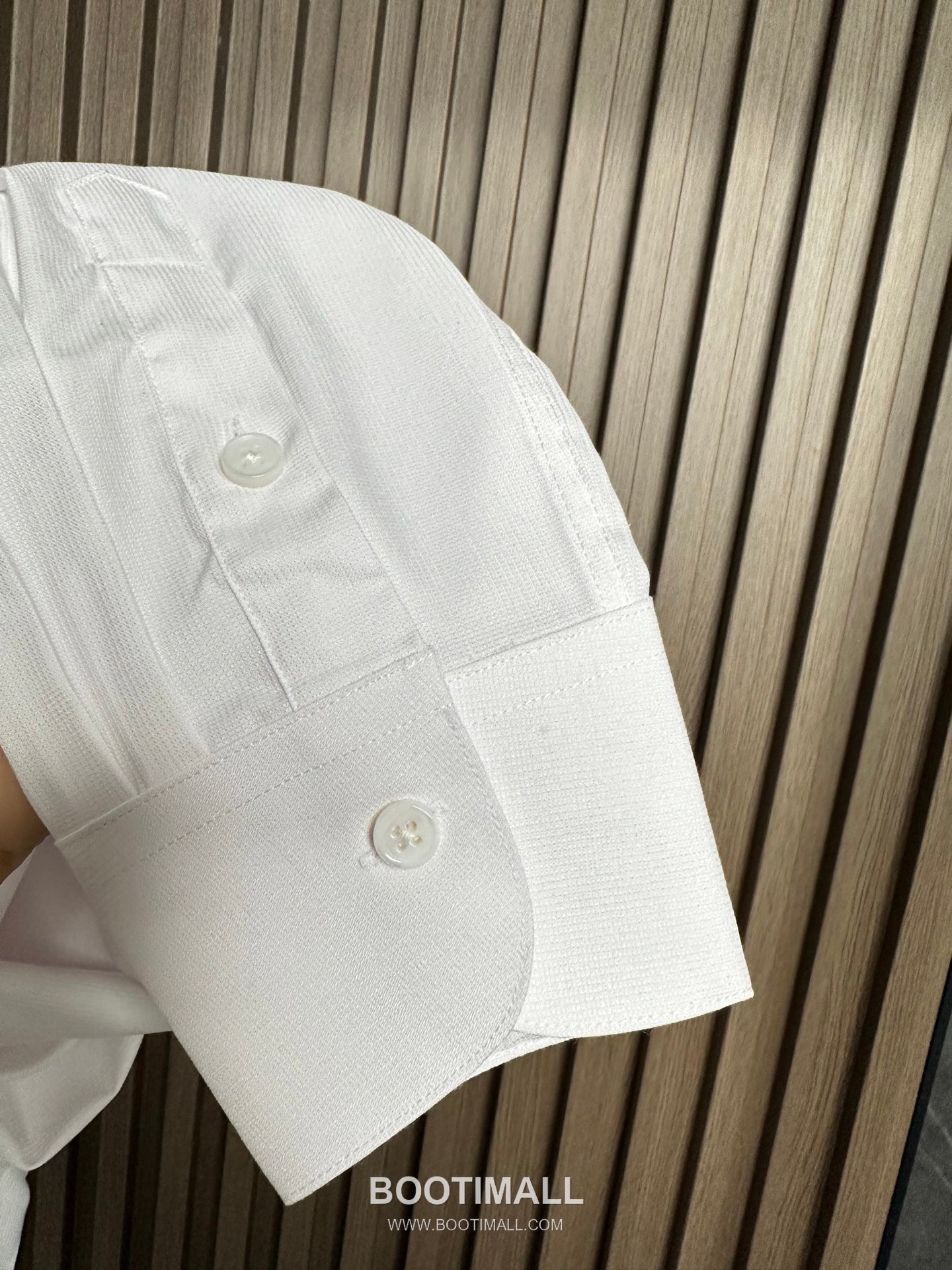 Louis Vuitton 2026 SS Cotton Shirt with Embroidered Logo Patch 루이비통 2026 SS 코튼 셔츠 자수 로고 패치 10