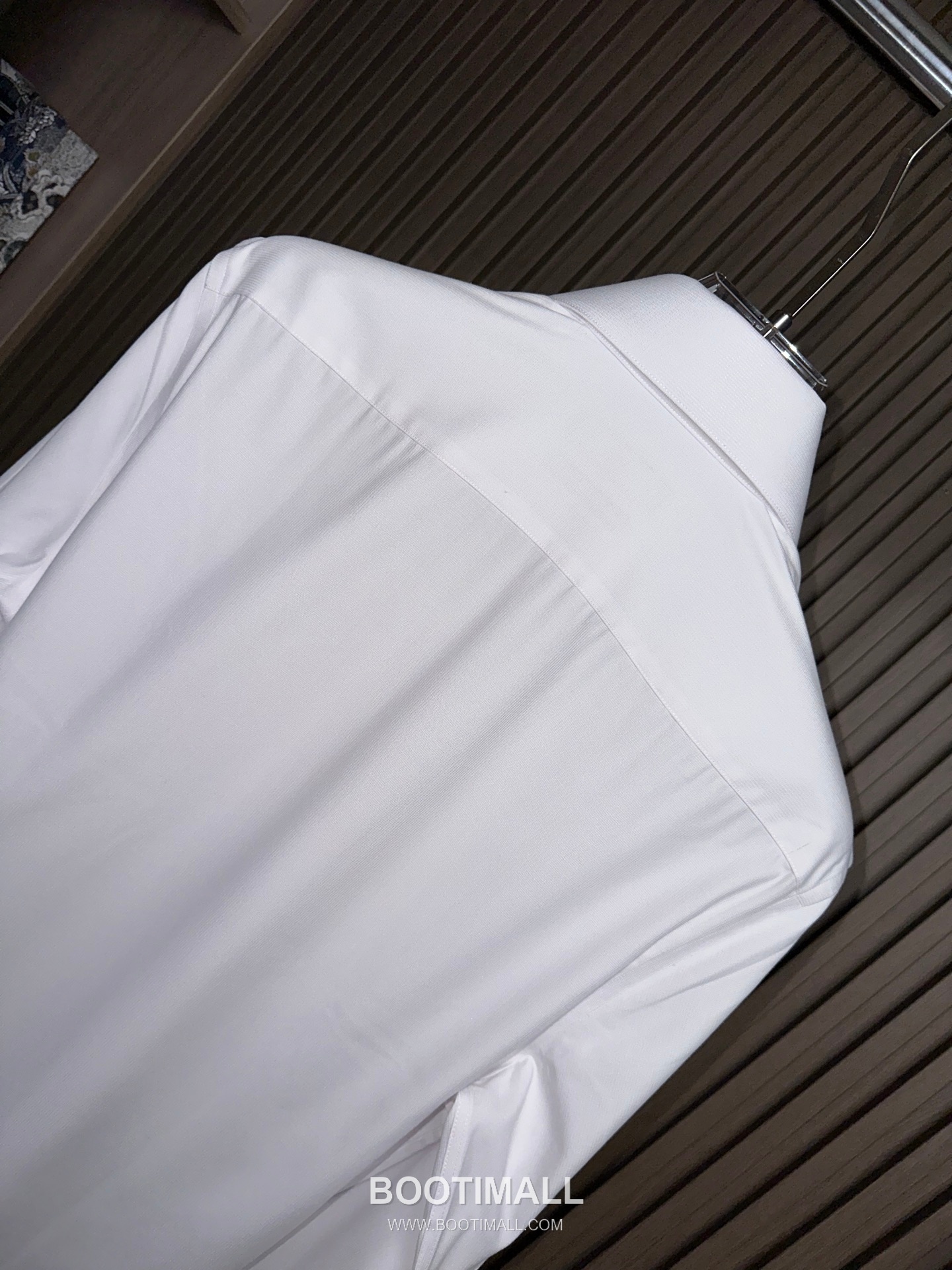 Louis Vuitton 2026 SS Cotton Shirt with Embroidered Logo Patch 루이비통 2026 SS 코튼 셔츠 자수 로고 패치 11