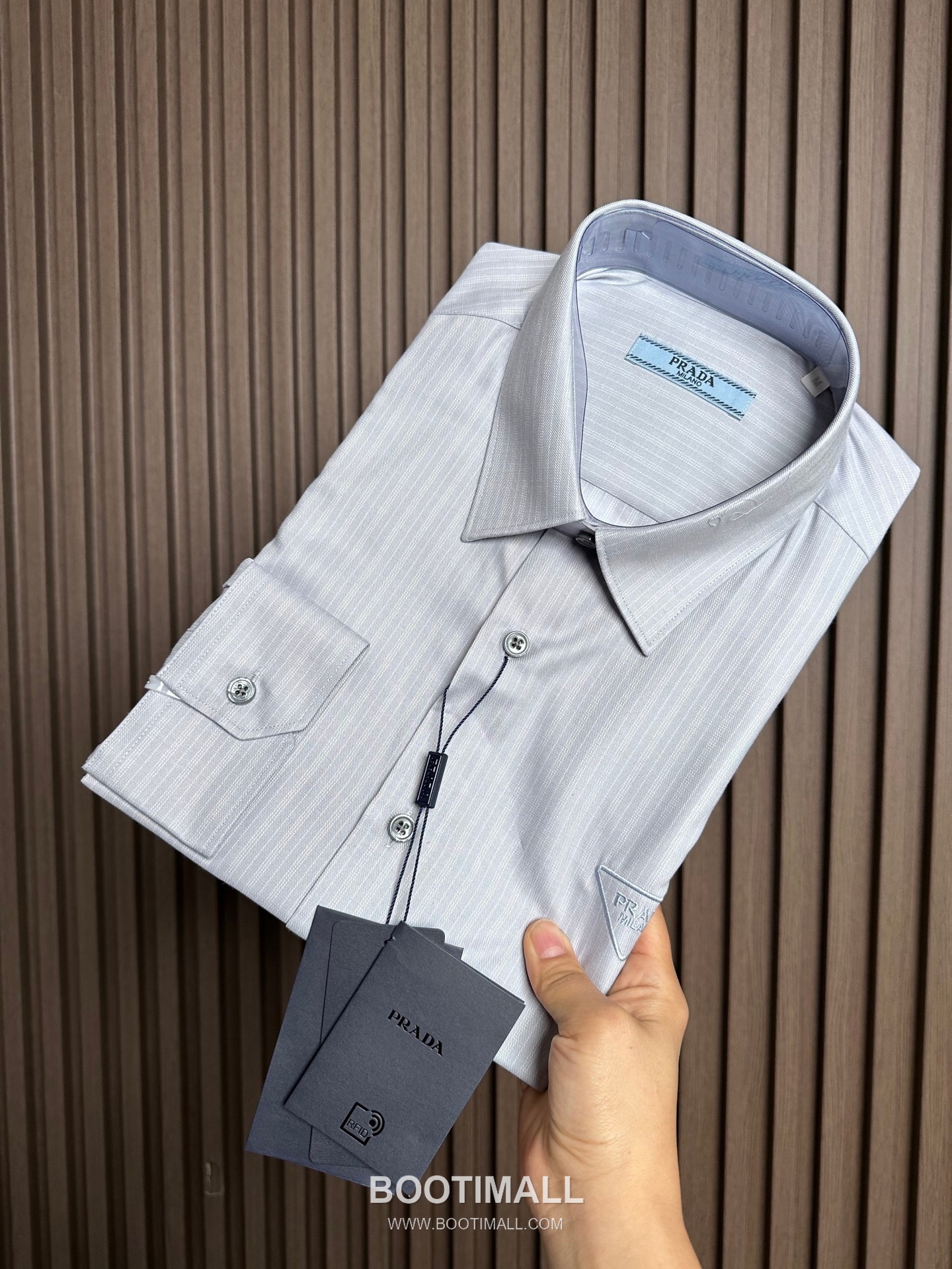 Louis Vuitton 2026 SS Cotton Shirt with Embroidered Logo Patch 루이비통 2026 SS 코튼 셔츠 자수 로고 패치 1