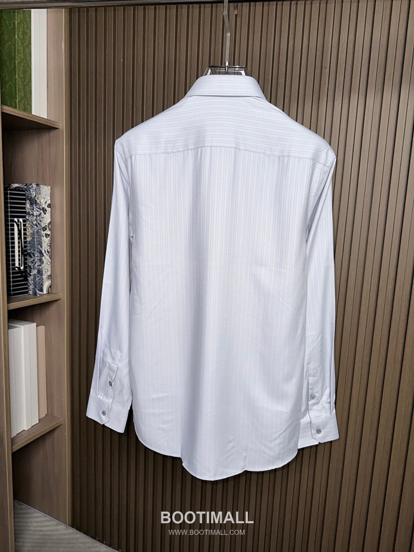 Louis Vuitton 2026 SS Cotton Shirt with Embroidered Logo Patch 루이비통 2026 SS 코튼 셔츠 자수 로고 패치 3