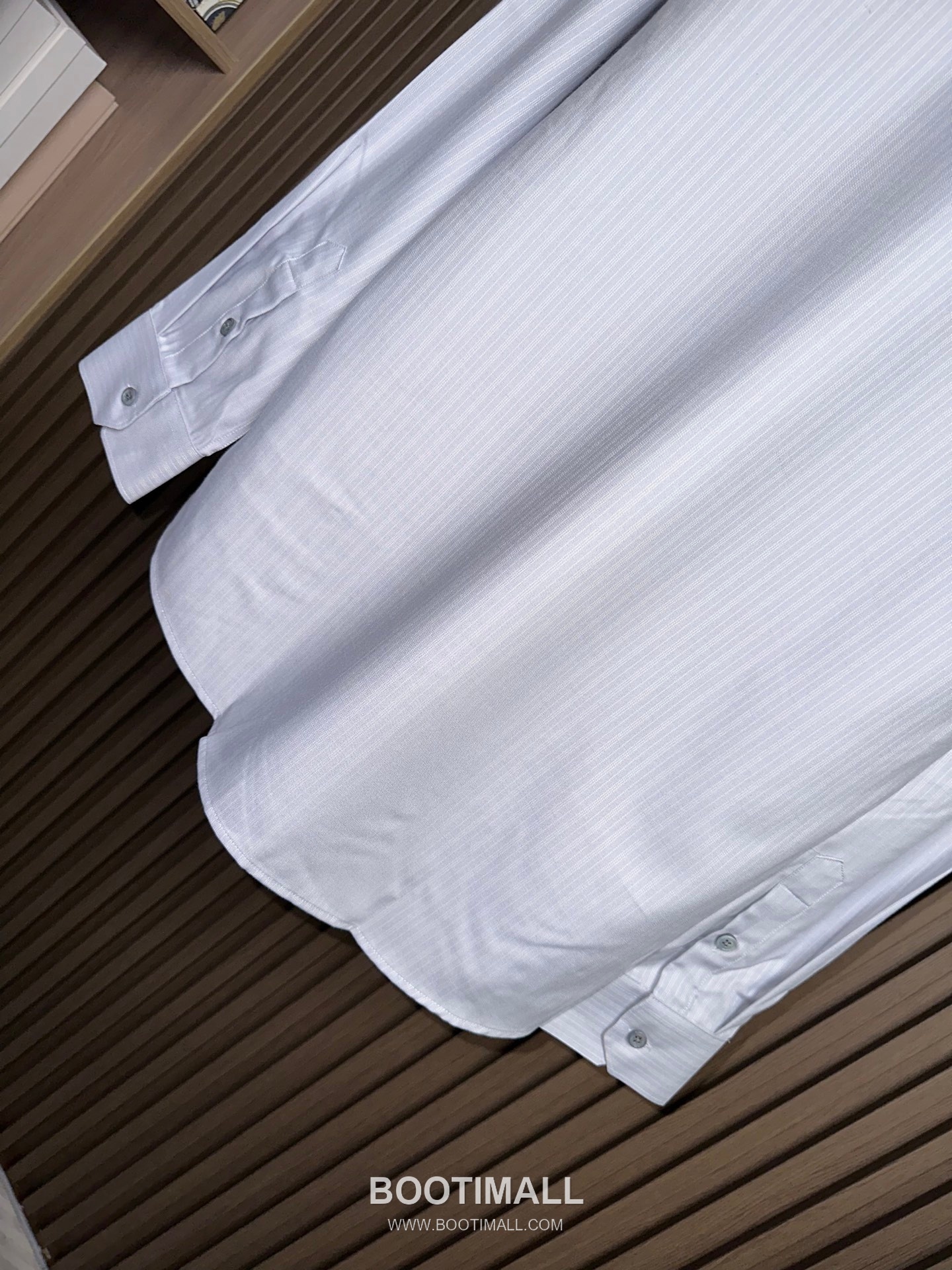 Louis Vuitton 2026 SS Cotton Shirt with Embroidered Logo Patch 루이비통 2026 SS 코튼 셔츠 자수 로고 패치 6